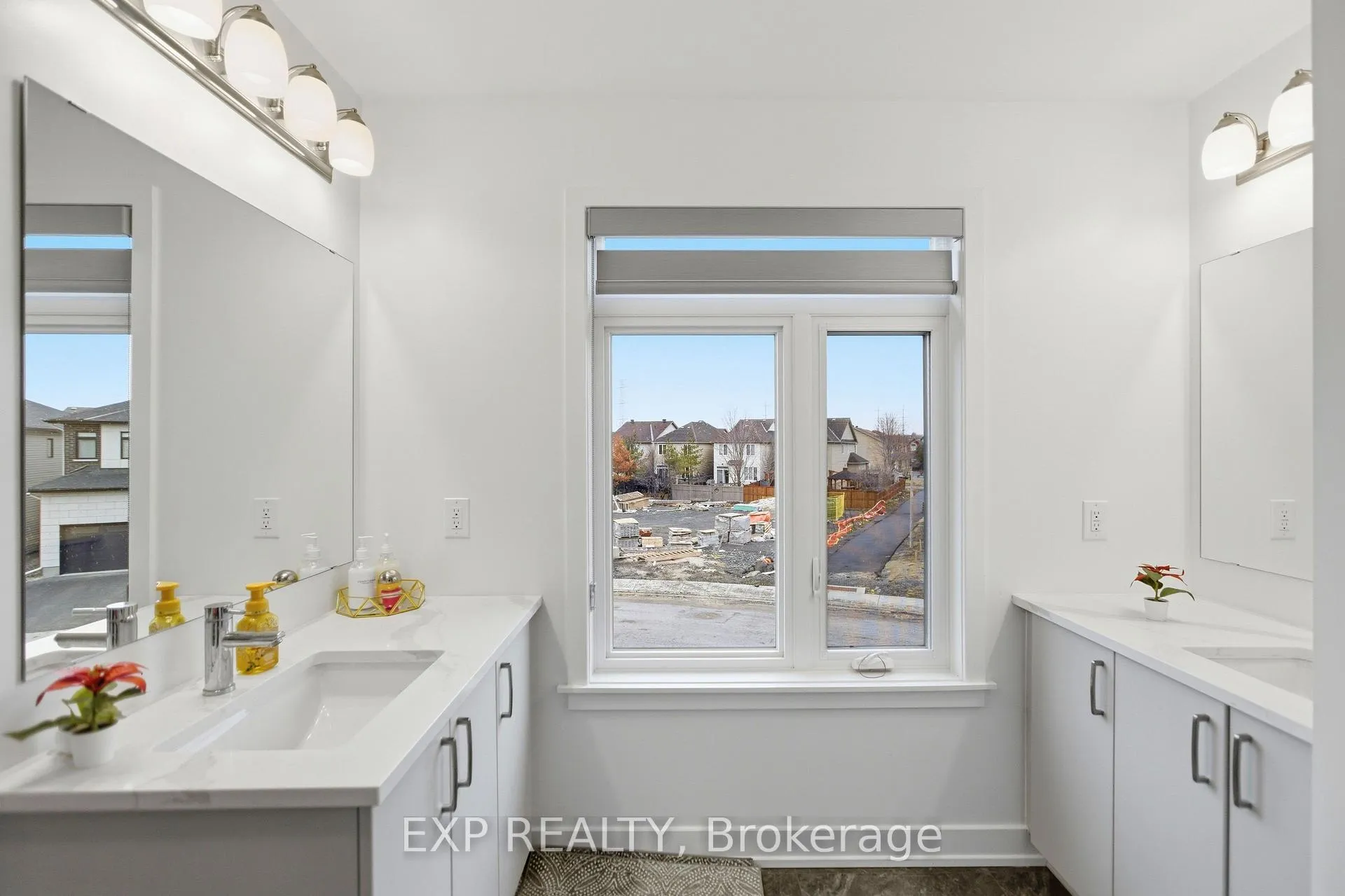Photo 18 of 137 Shelleright Street, Ottawa, Kanata - Emerald Meadows/Trailwest — HOMEH