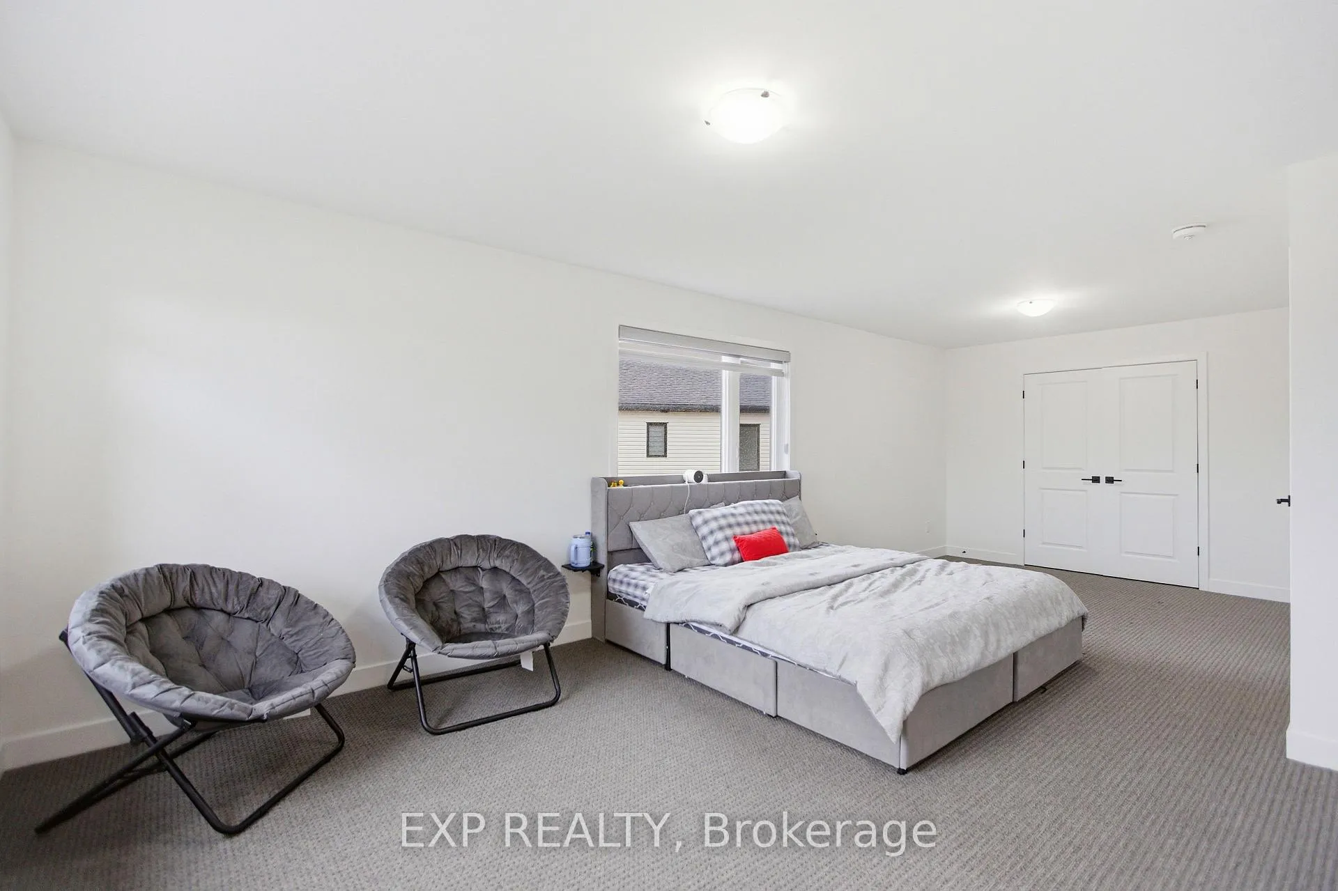 Photo 20 of 137 Shelleright Street, Ottawa, Kanata - Emerald Meadows/Trailwest — HOMEH