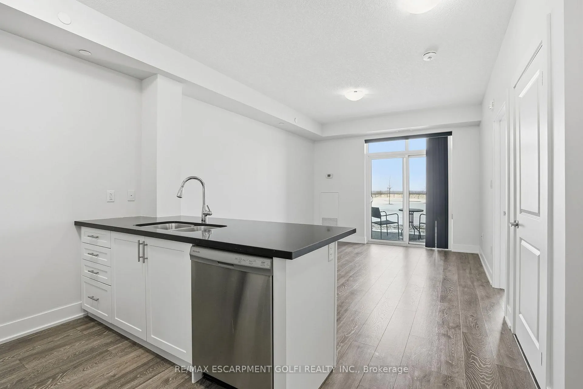 Photo 12 of Unit 104, 101 Shoreview Place, Hamilton, Lakeshore — HOMEH
