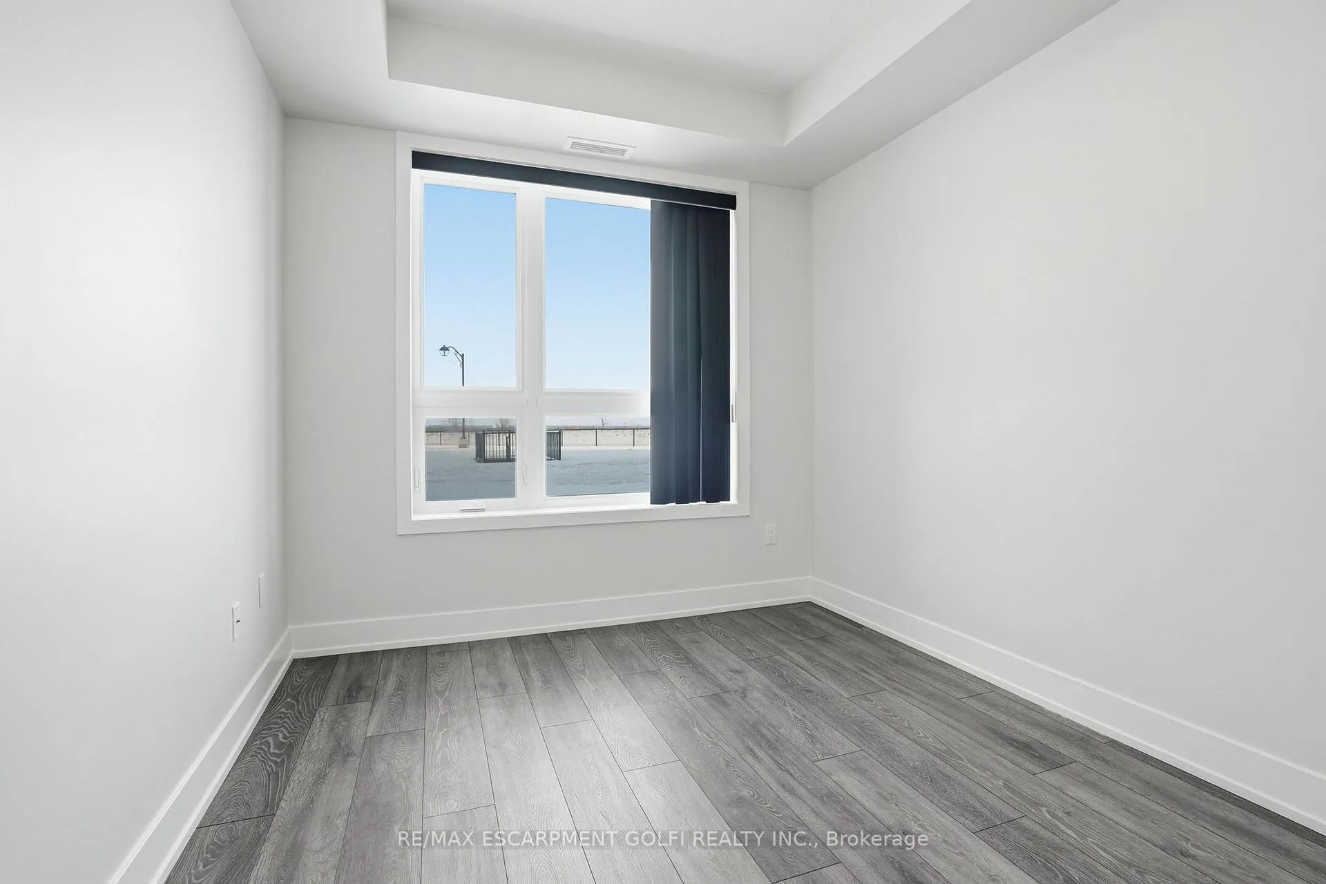 Photo 17 of Unit 104, 101 Shoreview Place, Hamilton, Lakeshore — HOMEH