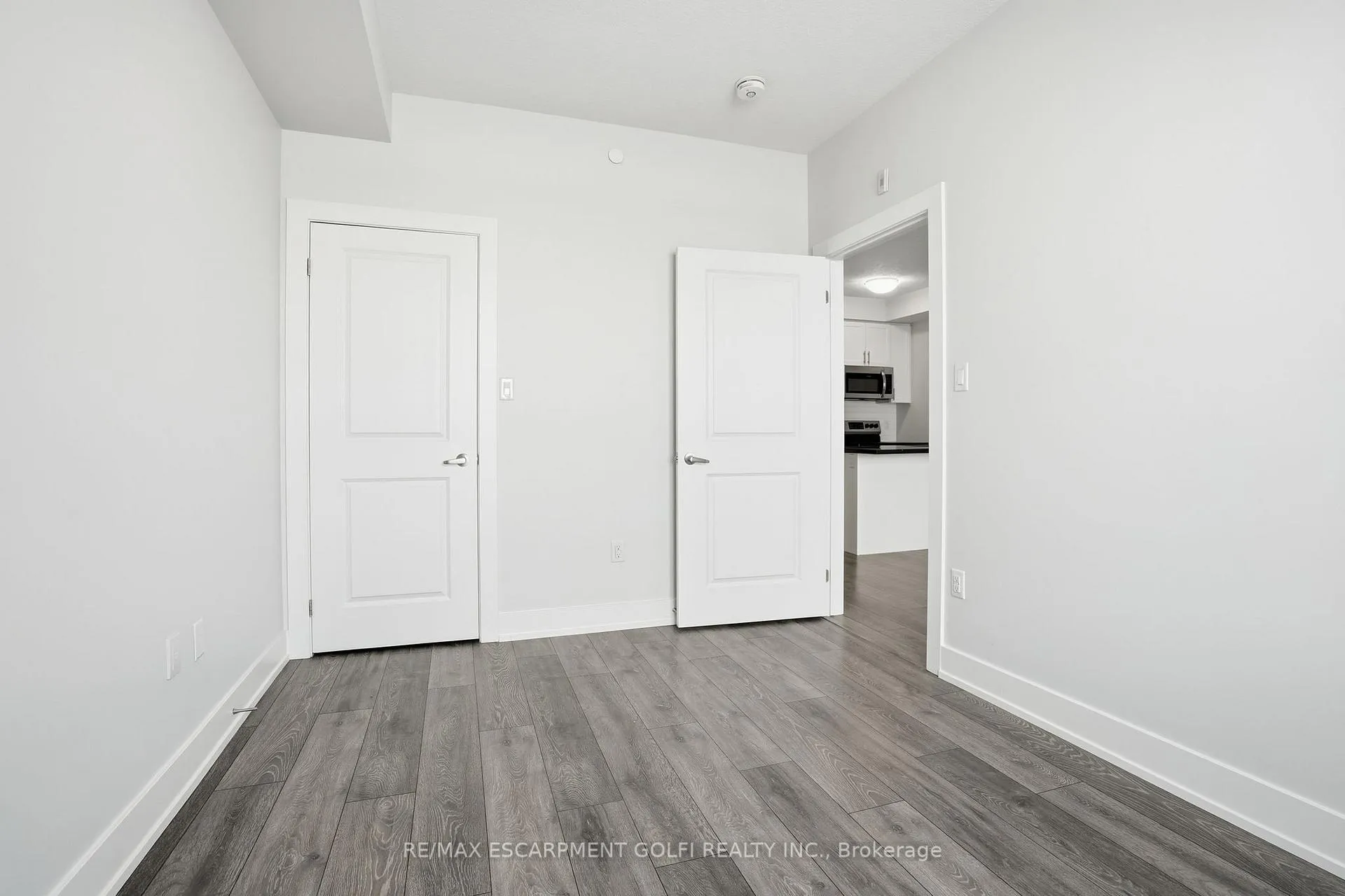 Photo 18 of Unit 104, 101 Shoreview Place, Hamilton, Lakeshore — HOMEH
