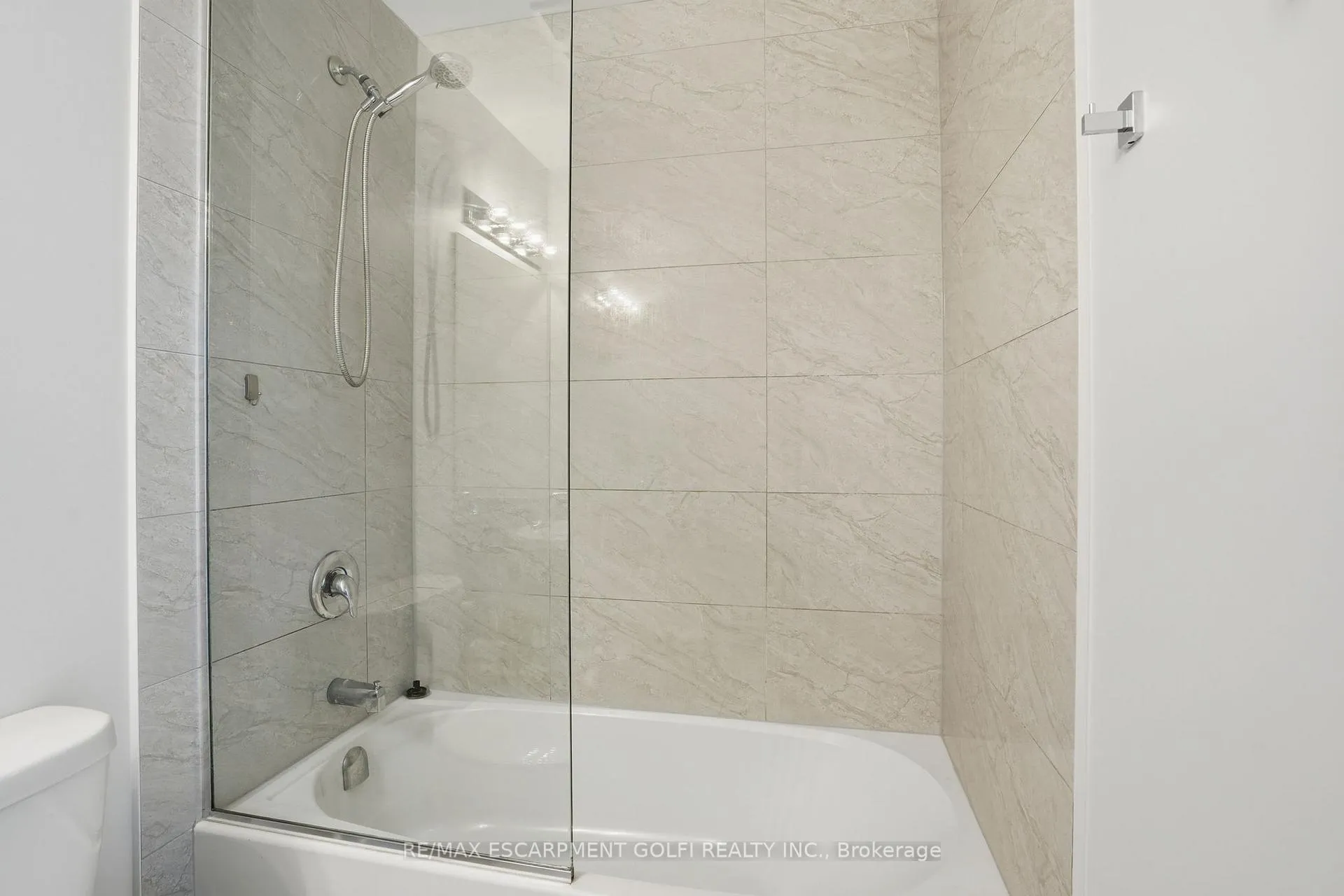 Photo 20 of Unit 104, 101 Shoreview Place, Hamilton, Lakeshore — HOMEH