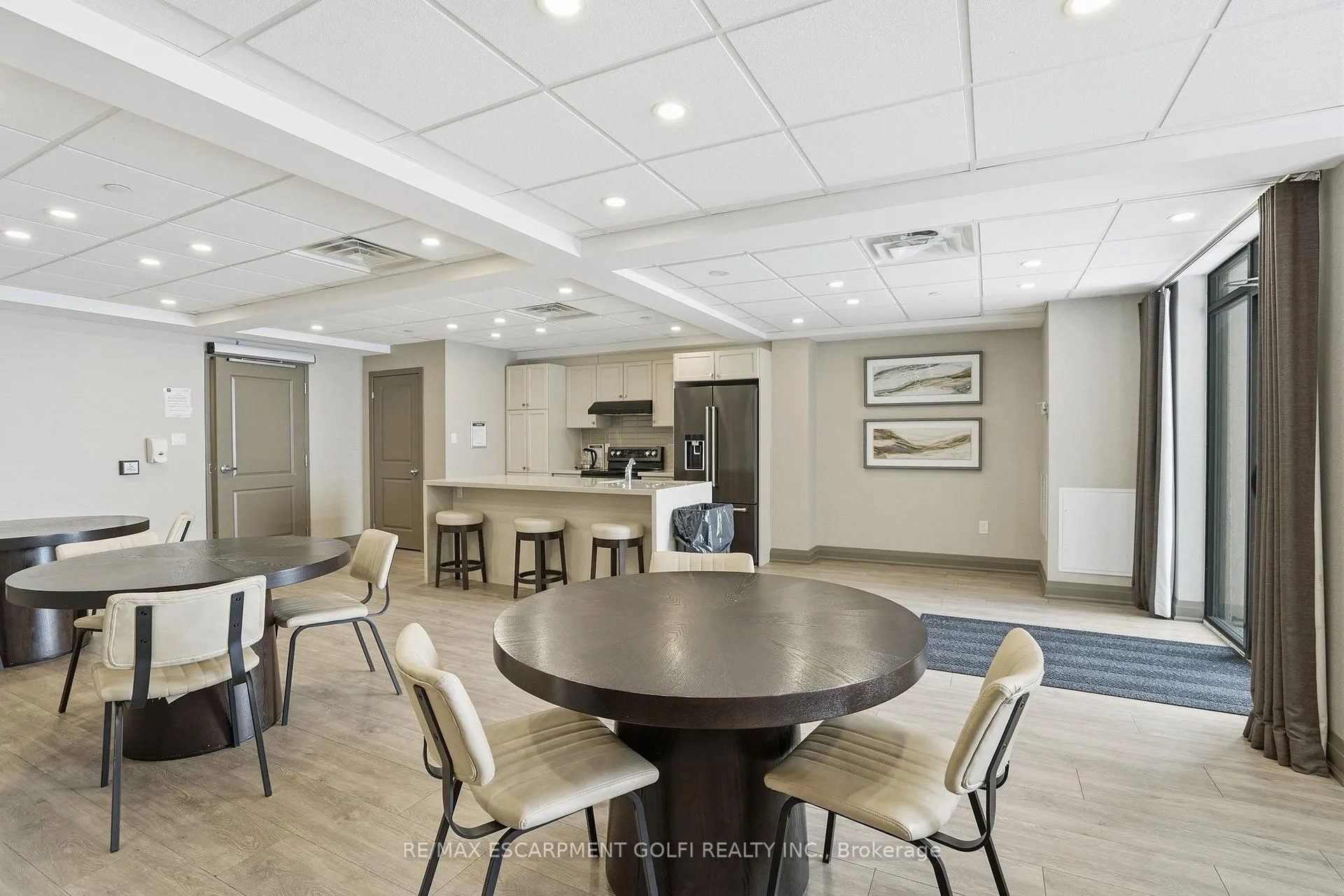 Photo 24 of Unit 104, 101 Shoreview Place, Hamilton, Lakeshore — HOMEH