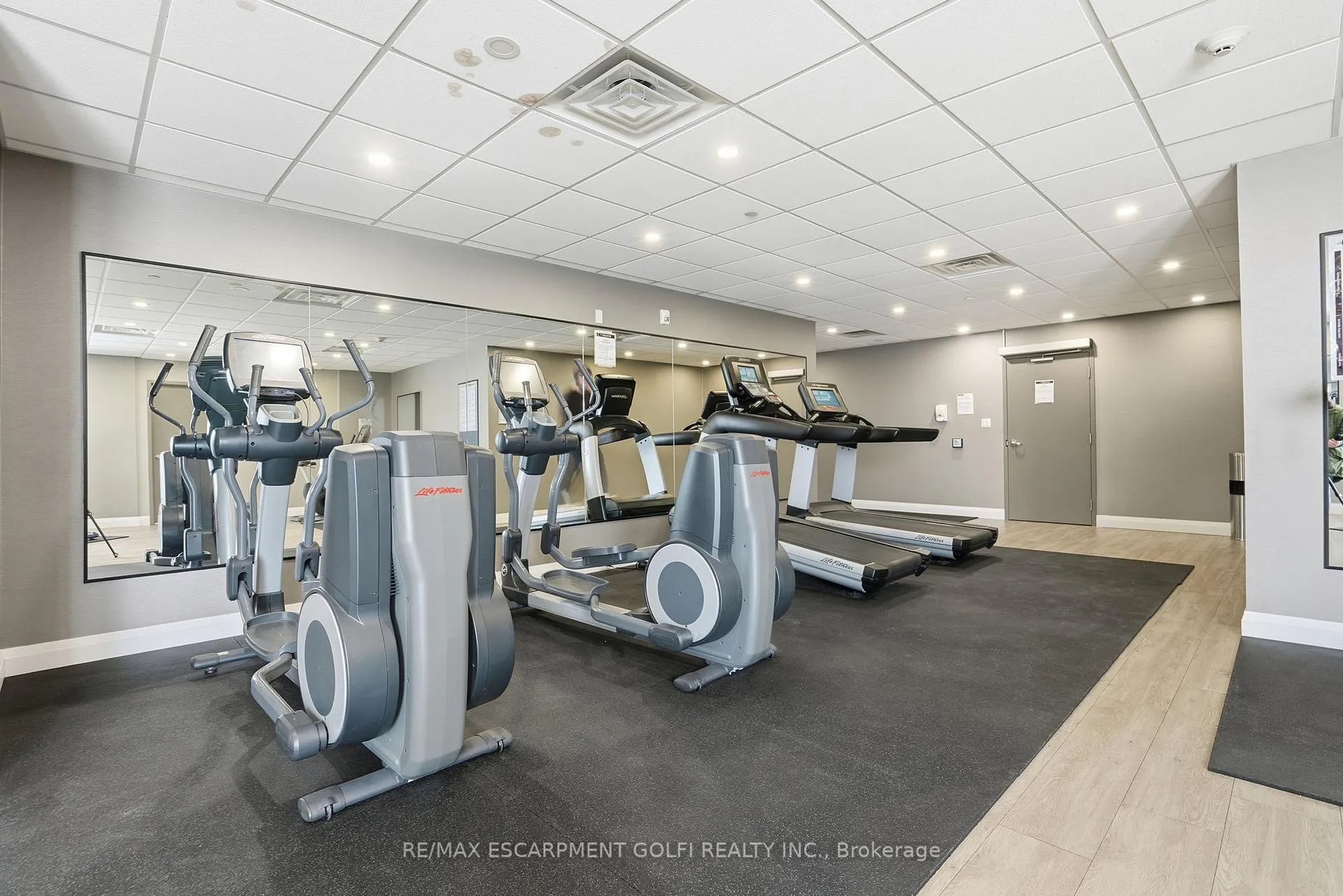Photo 28 of Unit 104, 101 Shoreview Place, Hamilton, Lakeshore — HOMEH