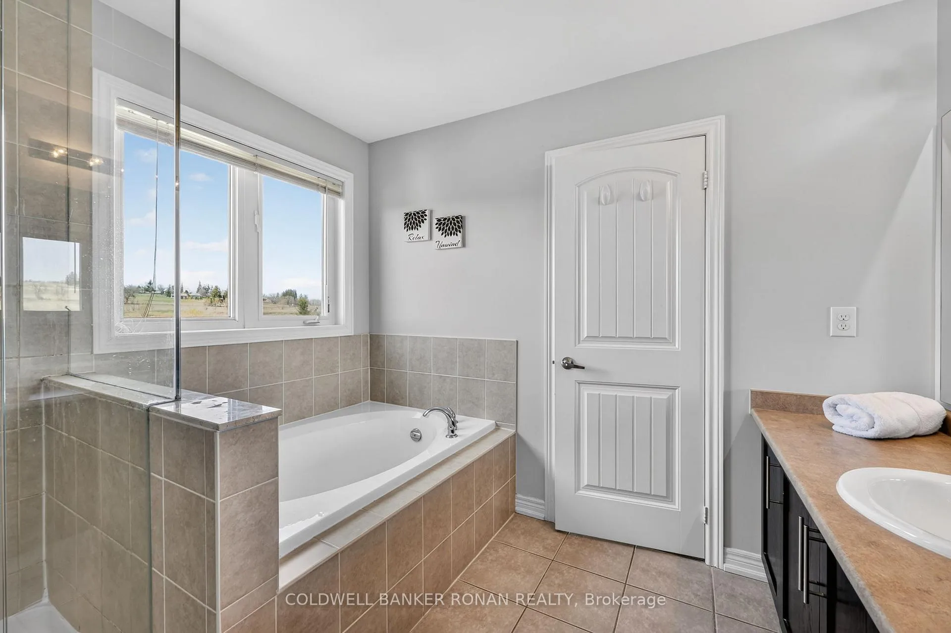 Photo 25 of 182 Shephard Avenue, New Tecumseth, Alliston — HOMEH