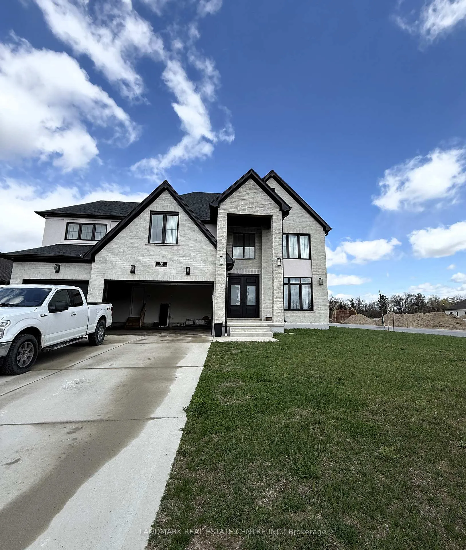 Photo 2 of 76 Hazelwood Pass, Thames Centre, Dorchester — HOMEH