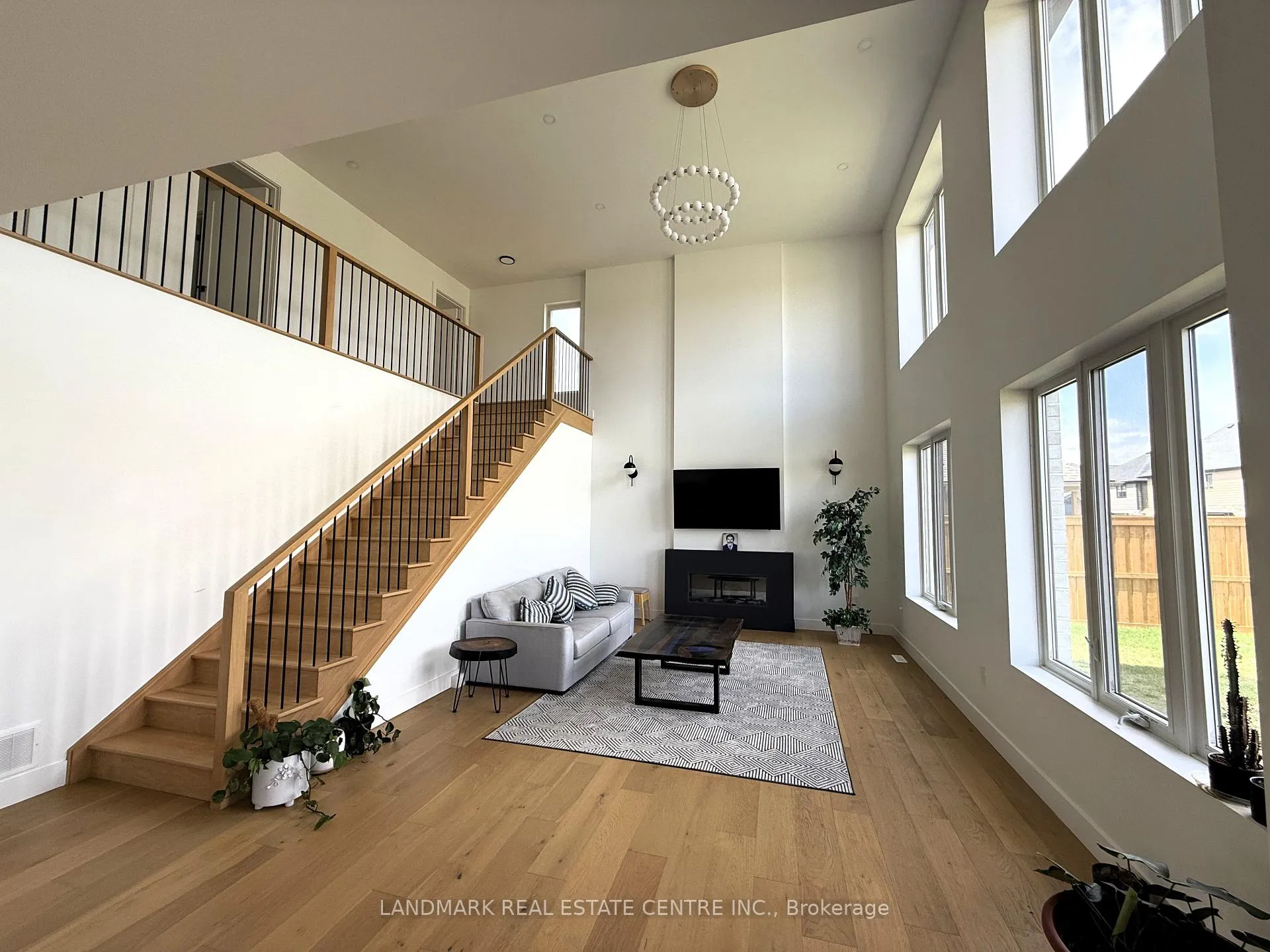 Photo 8 of 76 Hazelwood Pass, Thames Centre, Dorchester — HOMEH