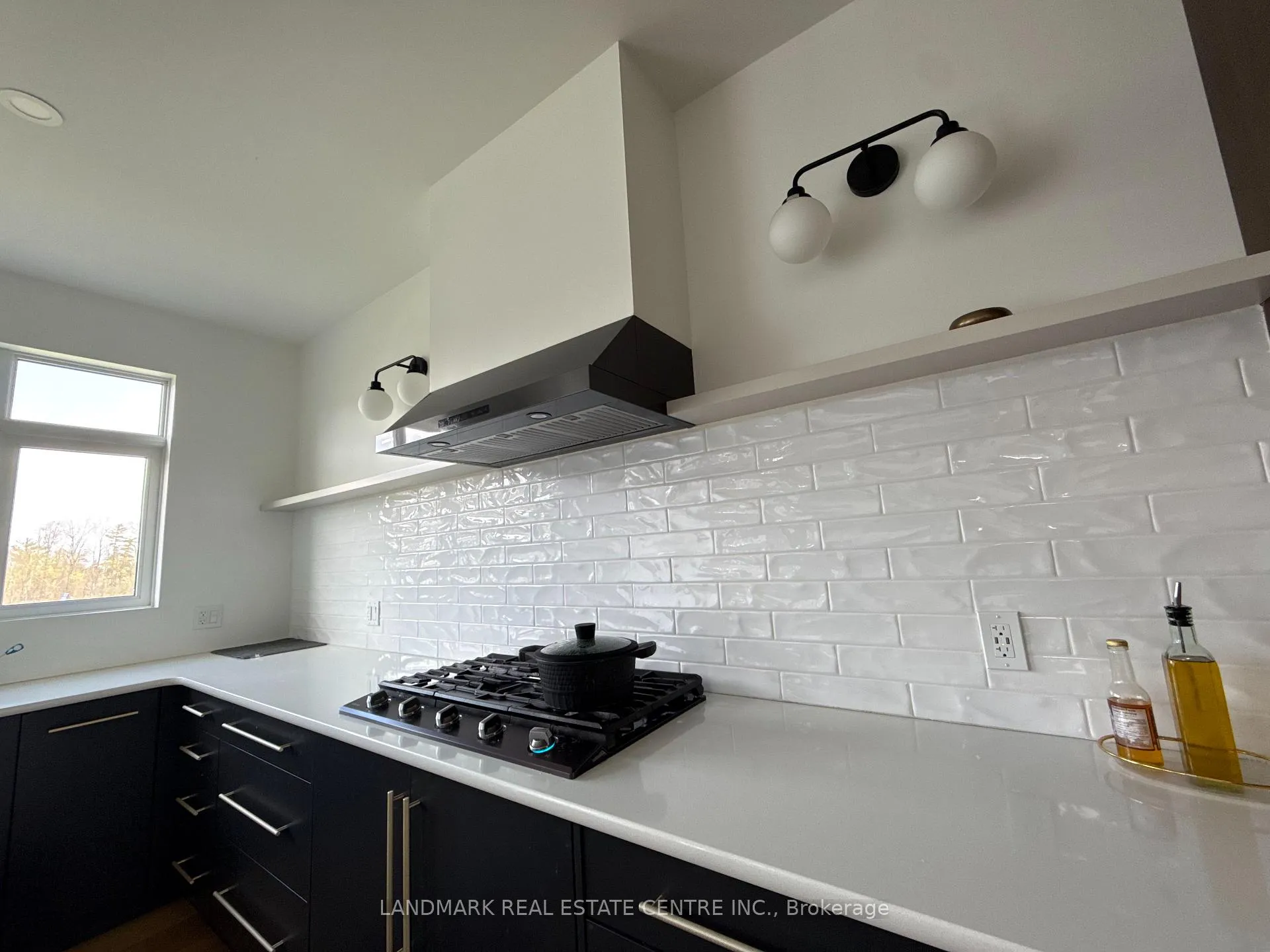 Photo 10 of 76 Hazelwood Pass, Thames Centre, Dorchester — HOMEH