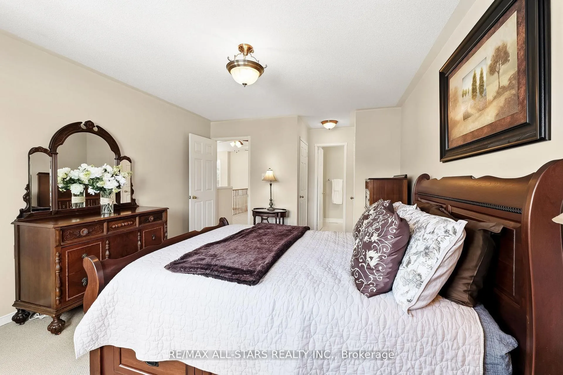 Photo 17 of 69 Matthewson Place, Whitby, Brooklin — HOMEH