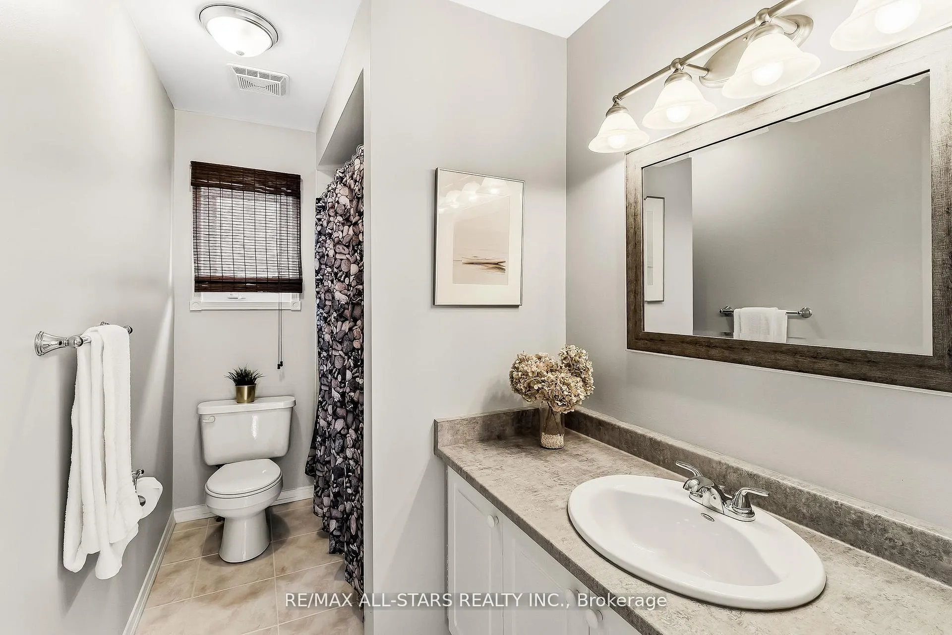 Photo 21 of 69 Matthewson Place, Whitby, Brooklin — HOMEH