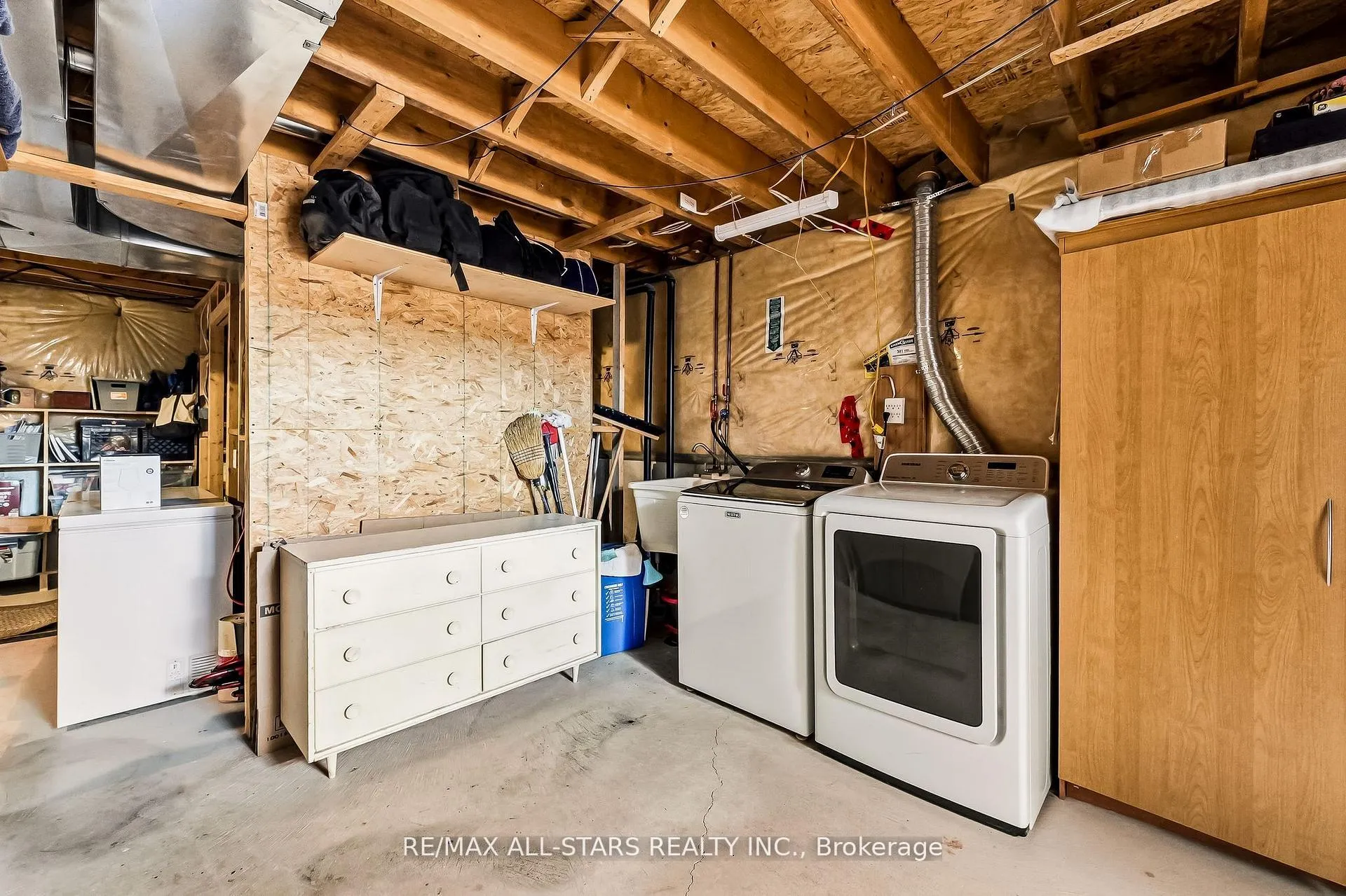 Photo 40 of 69 Matthewson Place, Whitby, Brooklin — HOMEH