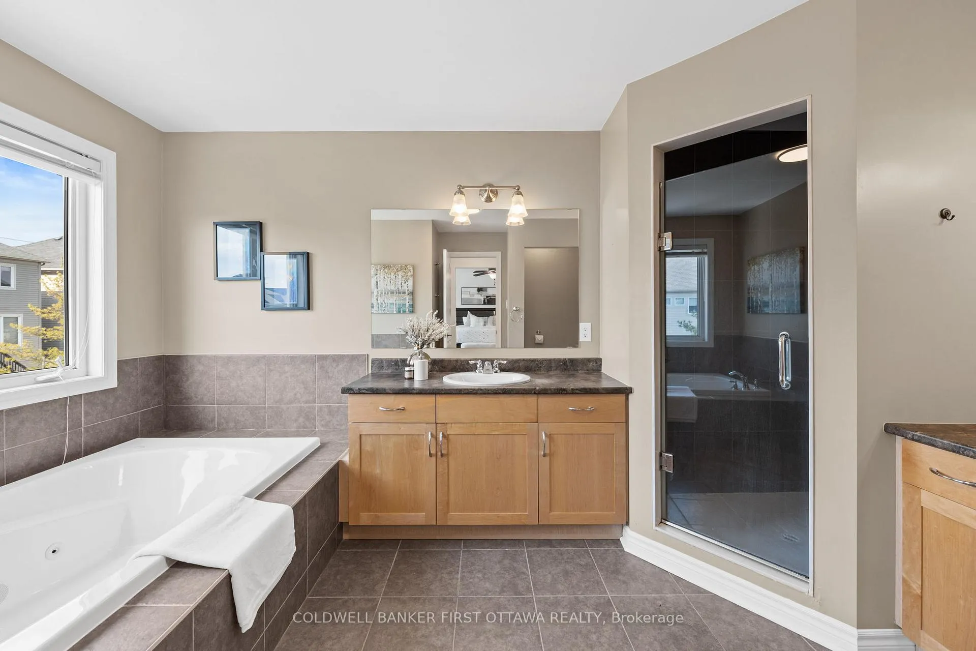 Photo 18 of 2176 Sunset Cove Circle, Ottawa, Barrhaven - Half Moon Bay — HOMEH