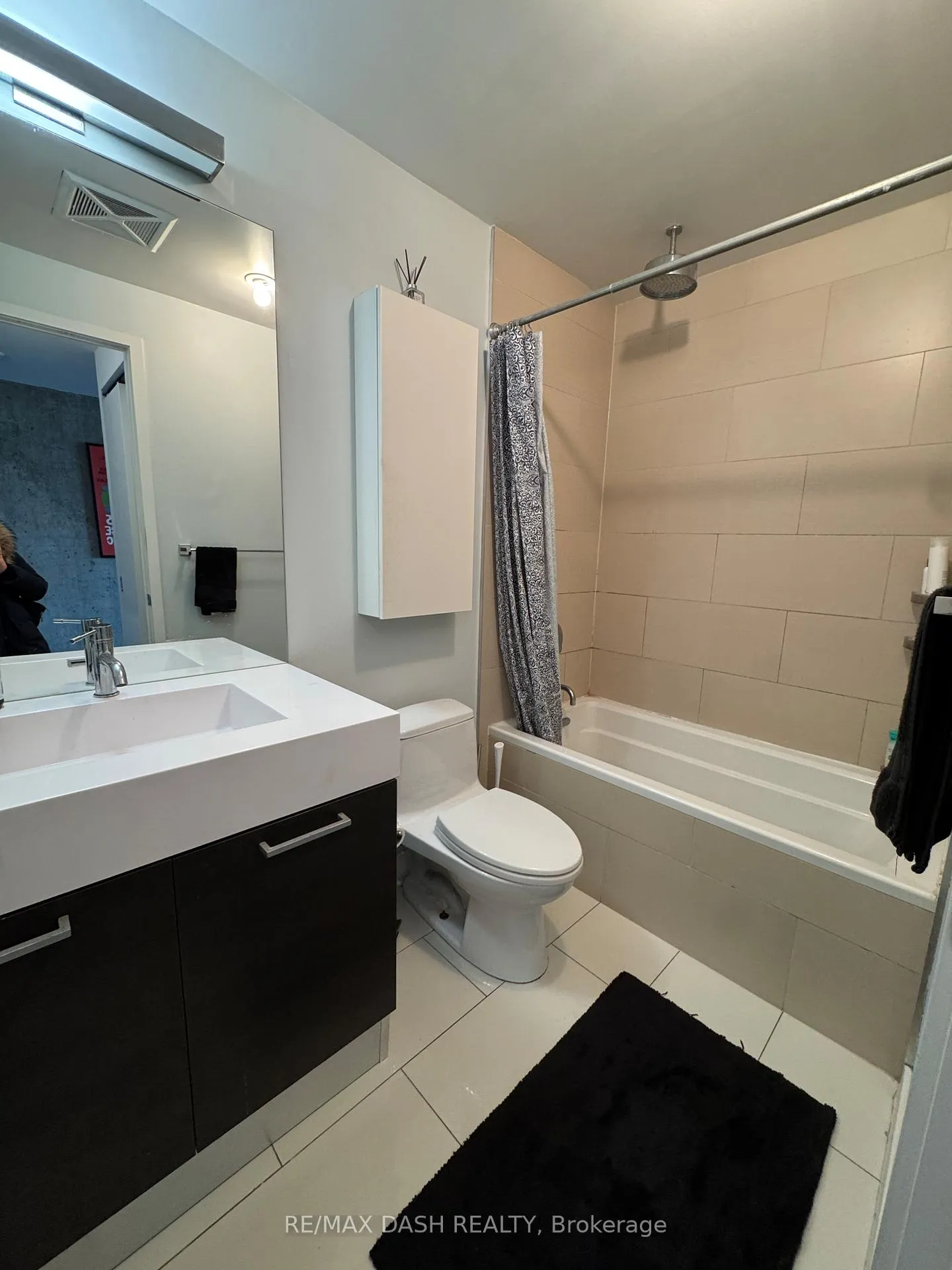Photo 9 of Unit 701, 90 Broadview Avenue, Toronto, South Riverdale — HOMEH