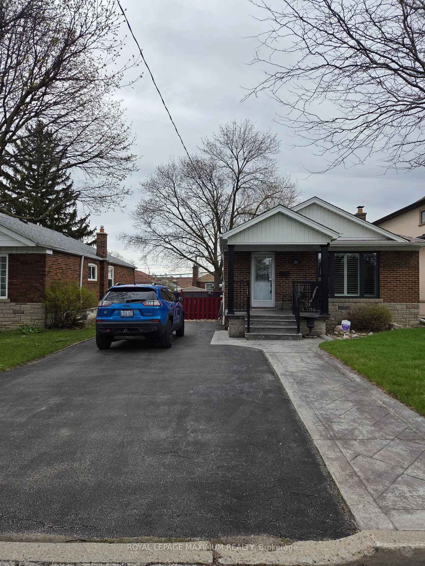 Photo 1 of 33 Alice Crescent, Scarborough, Wexford-Maryvale — HOMEH