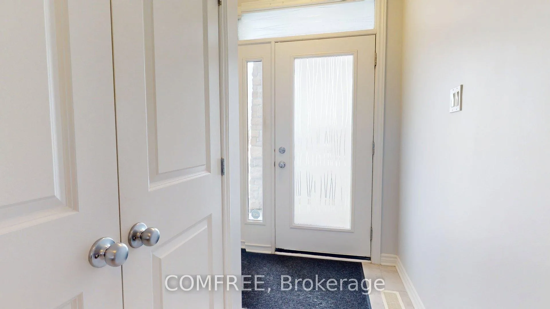 Photo 4 of 883 Antonio Farley Street, Ottawa, Camelot — HOMEH