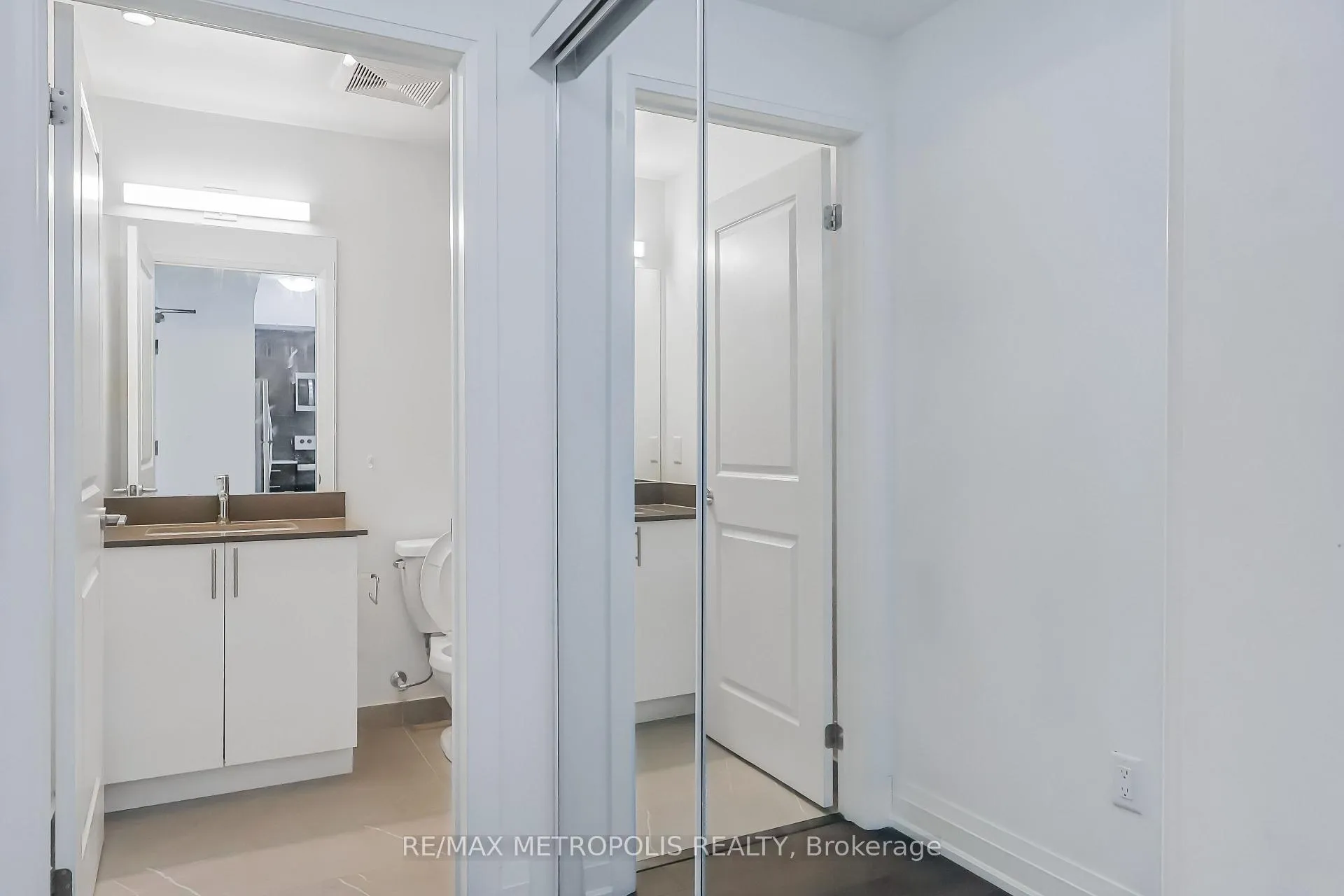 Photo 7 of Unit #312, 9700 Ninth Line, Markham, Greensborough — HOMEH