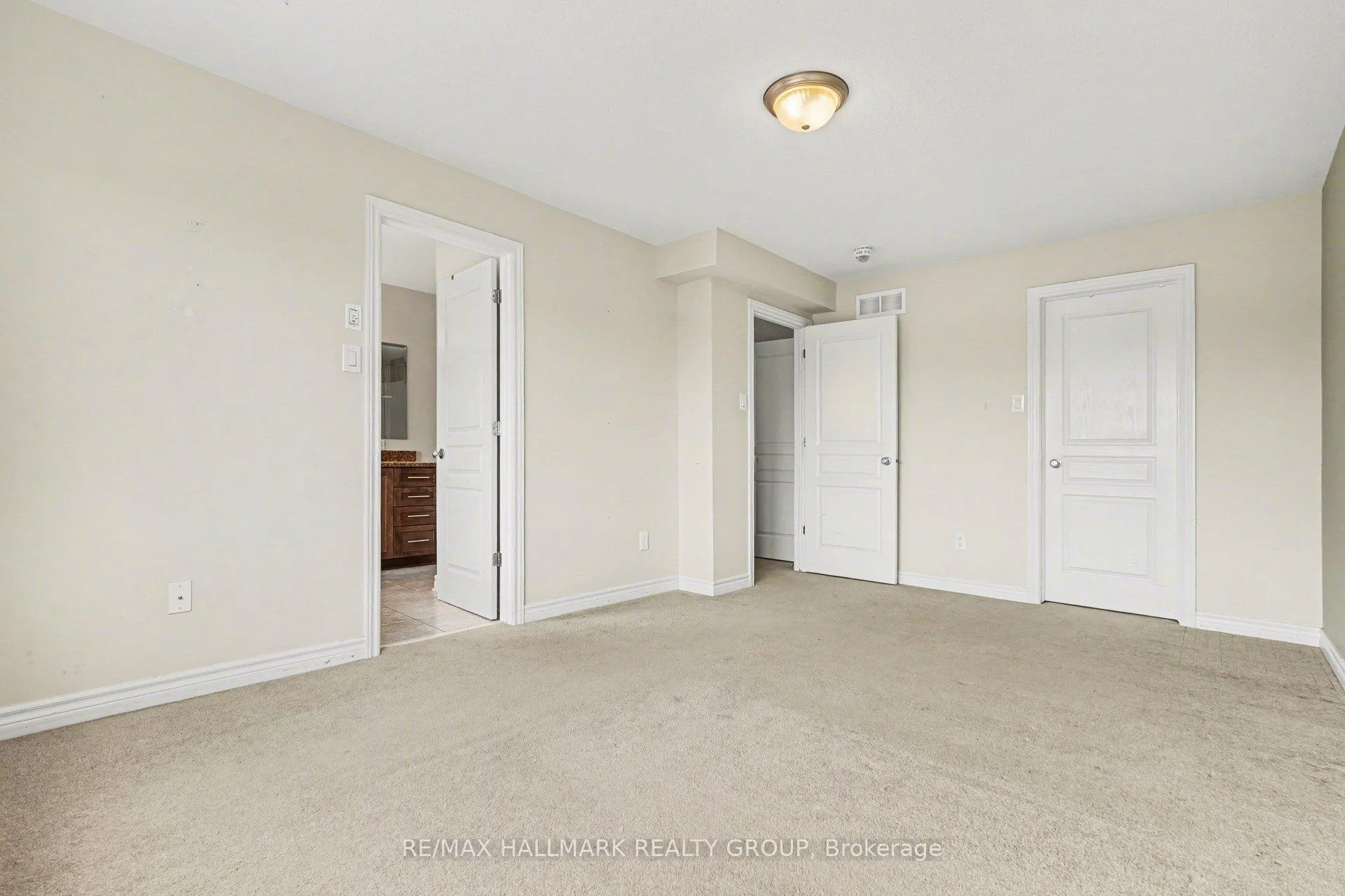Photo 13 of 319 Livery Street, Ottawa, Kanata - Emerald Meadows/Trailwest — HOMEH