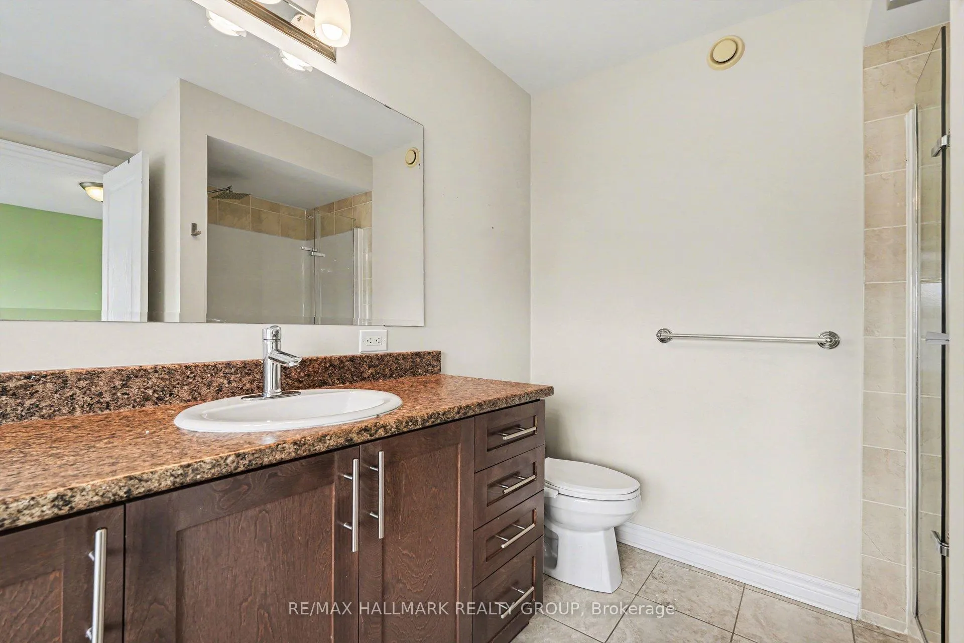 Photo 14 of 319 Livery Street, Ottawa, Kanata - Emerald Meadows/Trailwest — HOMEH
