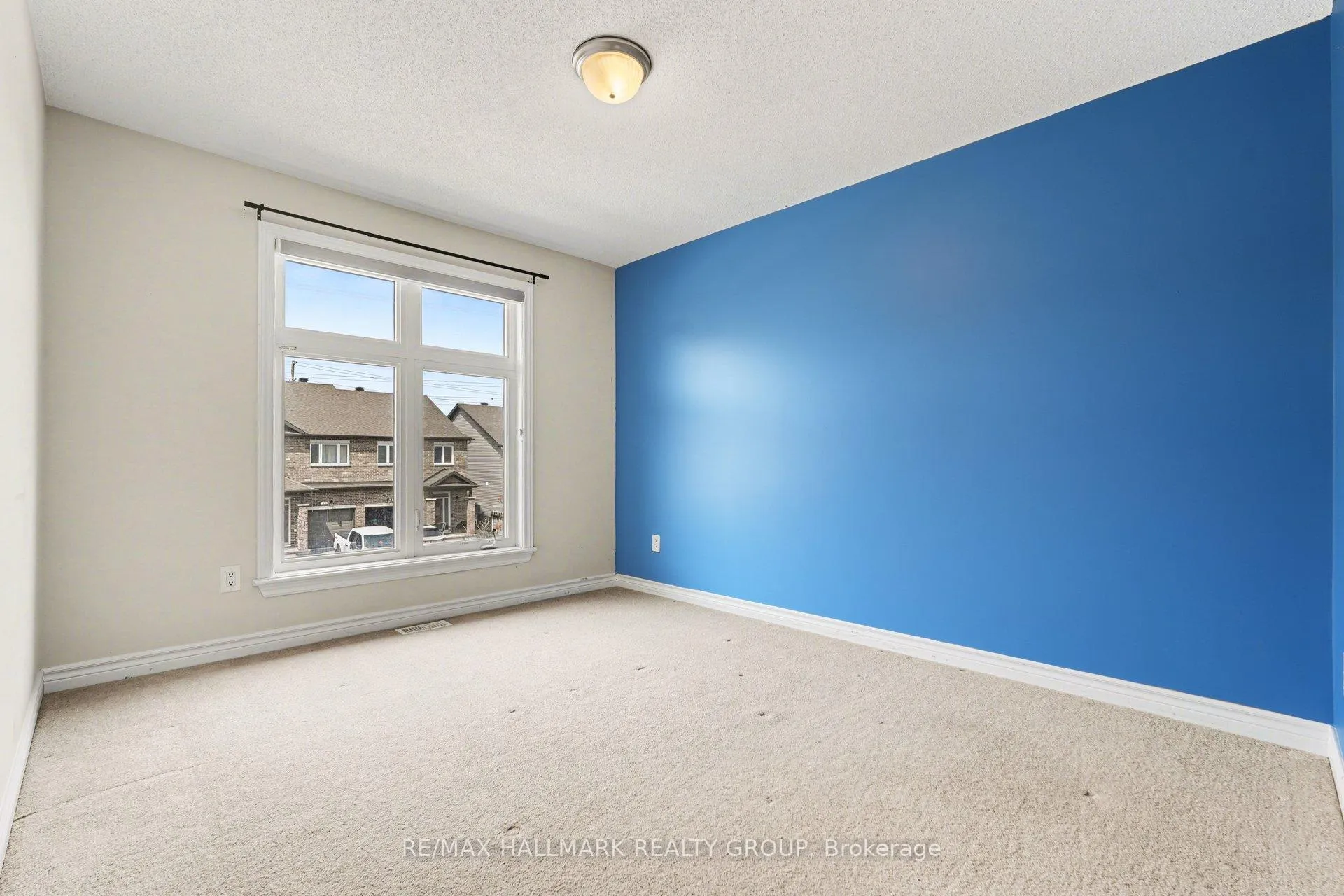 Photo 17 of 319 Livery Street, Ottawa, Kanata - Emerald Meadows/Trailwest — HOMEH