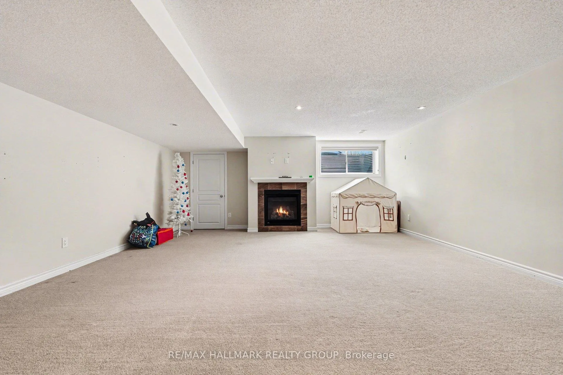 Photo 21 of 319 Livery Street, Ottawa, Kanata - Emerald Meadows/Trailwest — HOMEH