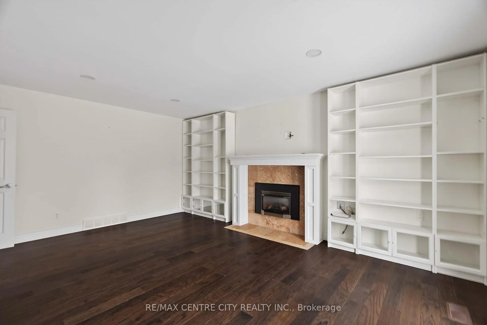 Photo 21 of 45 Chaucer Road N, London, South M — HOMEH