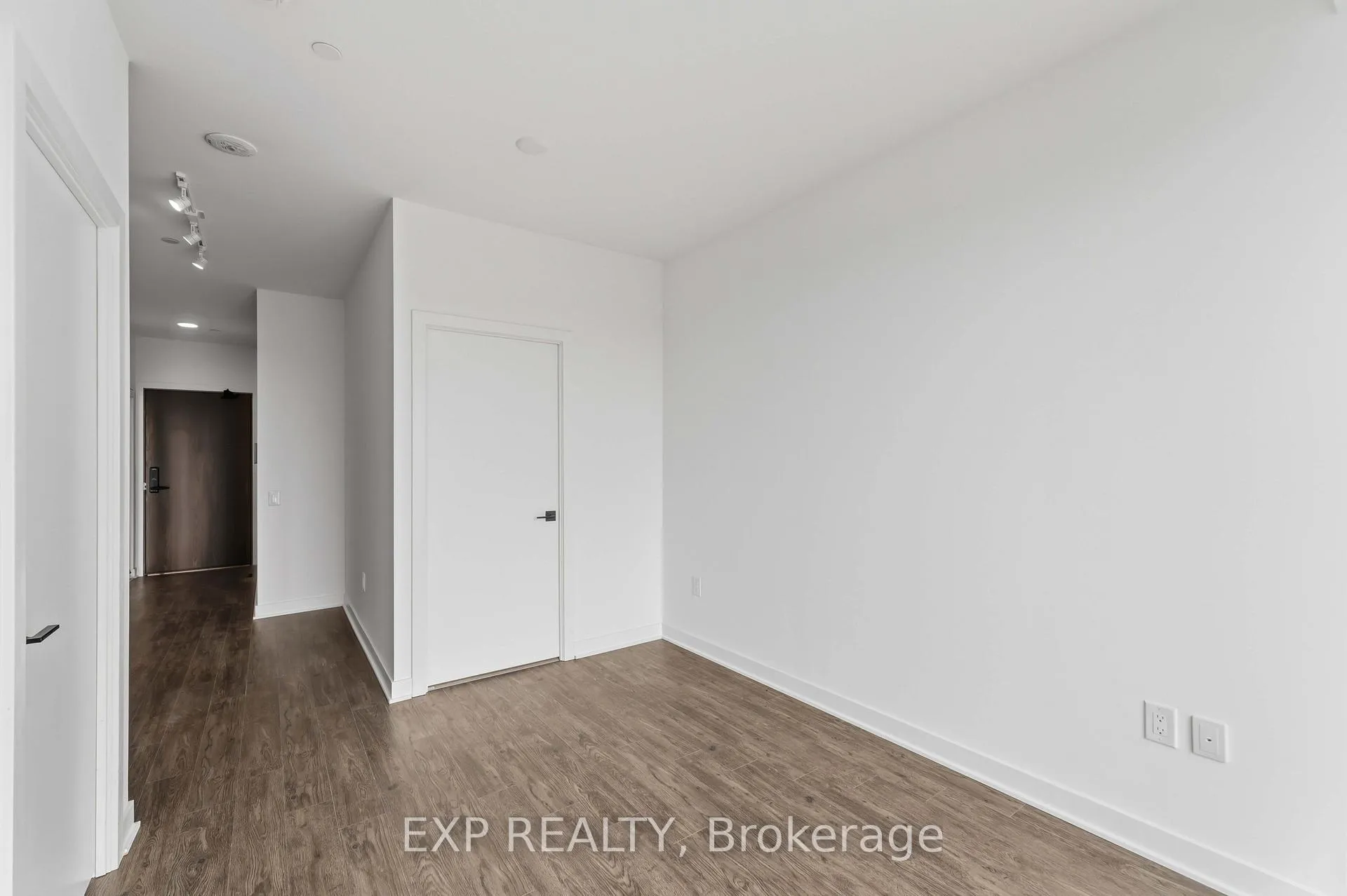 Photo 8 of Unit 1619, 2782 Barton Street E, Hamilton, Riverdale — HOMEH