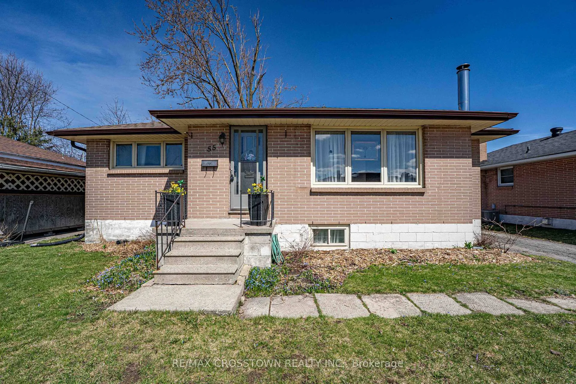 Photo 2 of 55 Davidson Street, Barrie, Wellington — HOMEH
