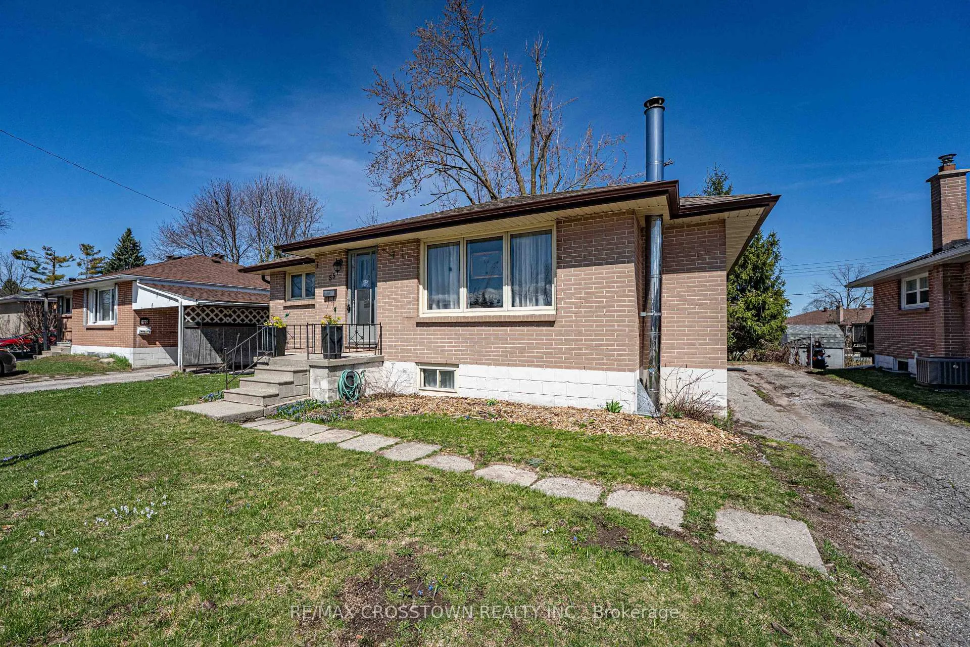 Photo 3 of 55 Davidson Street, Barrie, Wellington — HOMEH