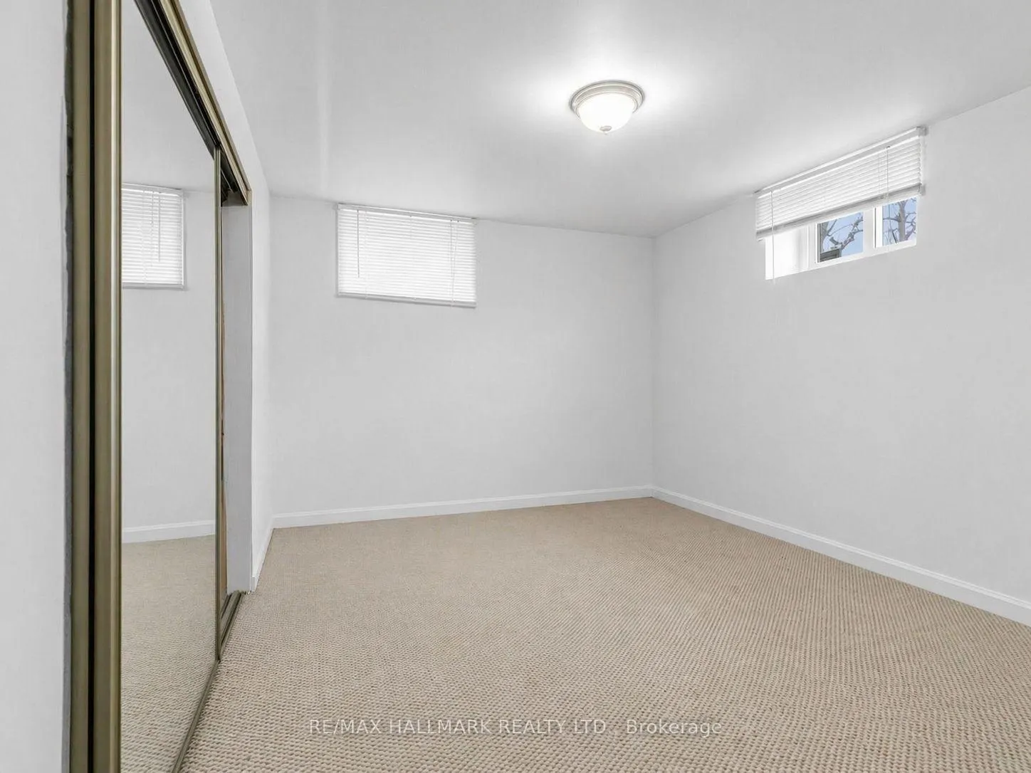 Photo 10 of 712 Pharmacy Avenue, Scarborough, Clairlea-Birchmount — HOMEH