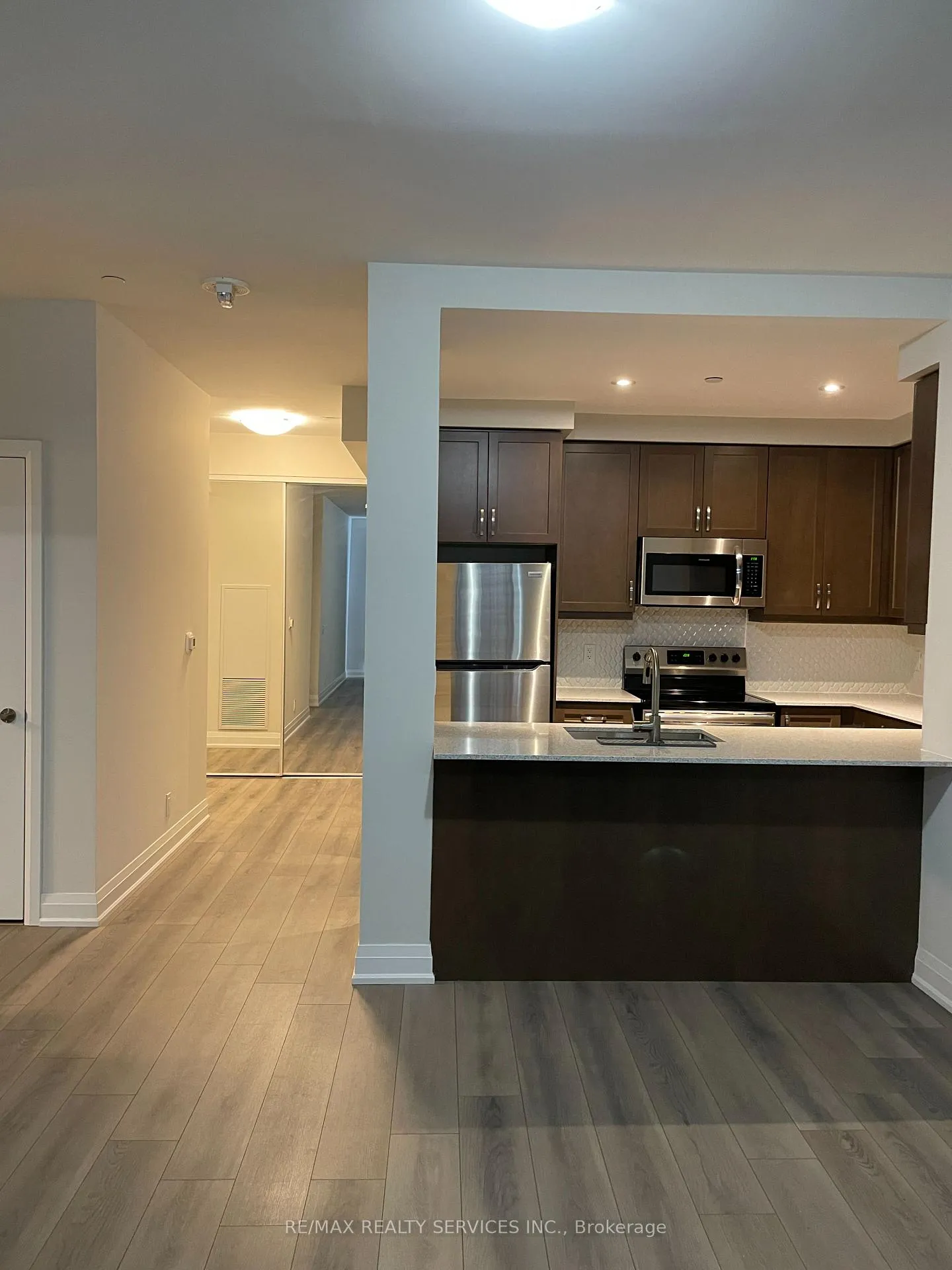 Photo 8 of Unit 203, 15 Lynch Street, Brampton, Queen Street Corridor — HOMEH