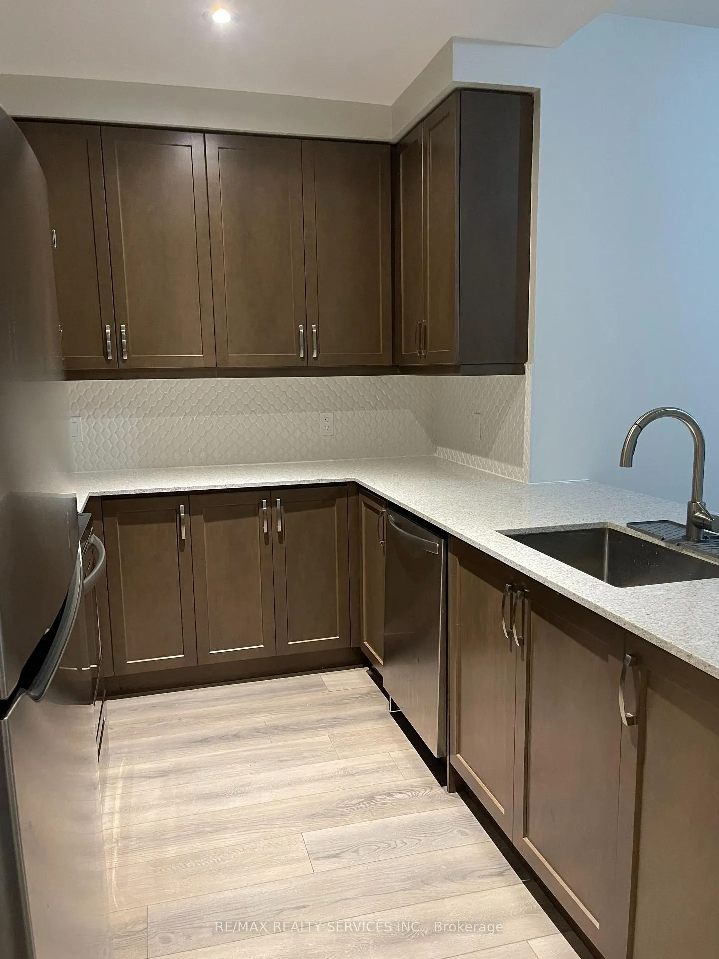 Photo 12 of Unit 203, 15 Lynch Street, Brampton, Queen Street Corridor — HOMEH