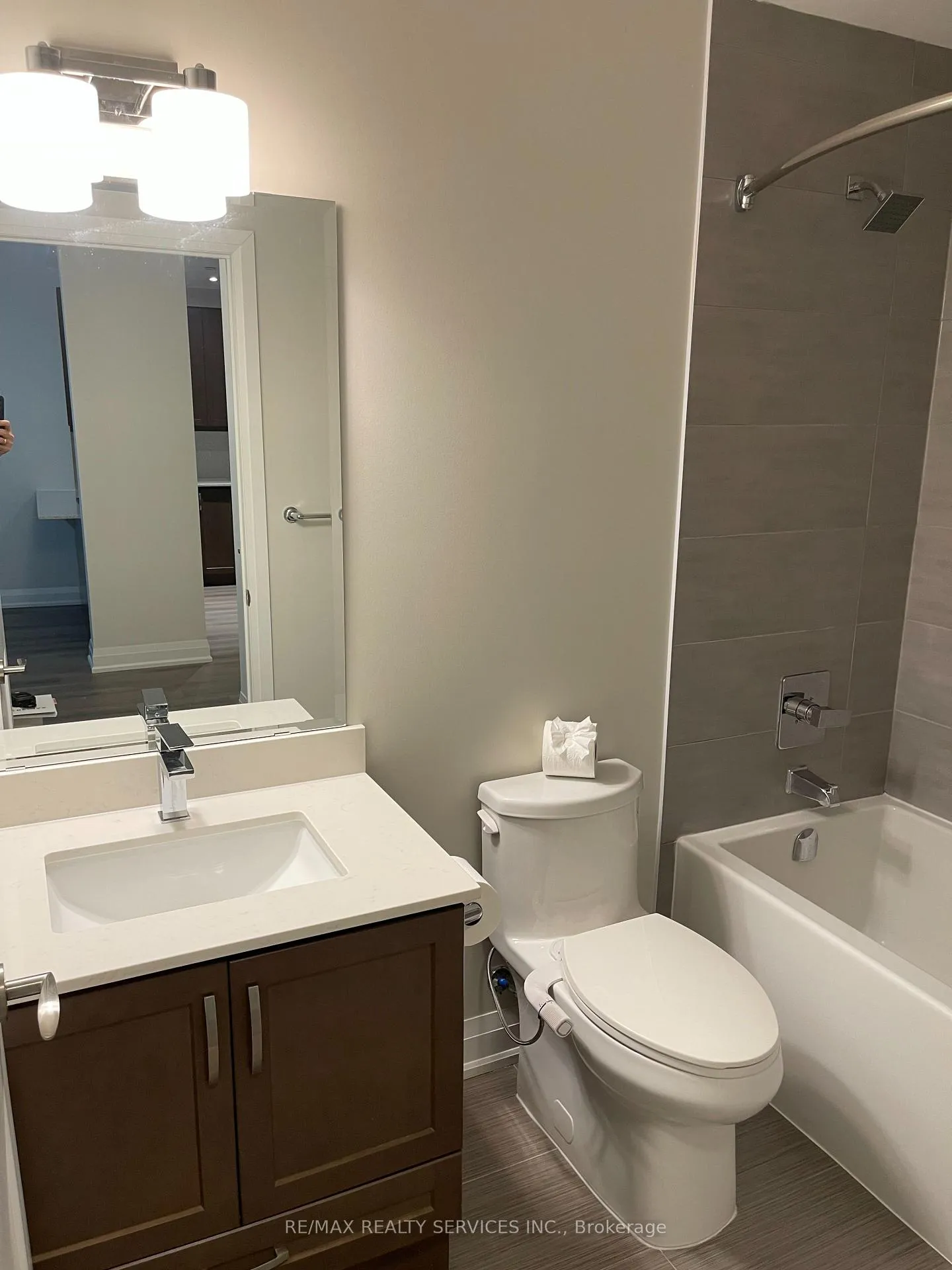 Photo 15 of Unit 203, 15 Lynch Street, Brampton, Queen Street Corridor — HOMEH