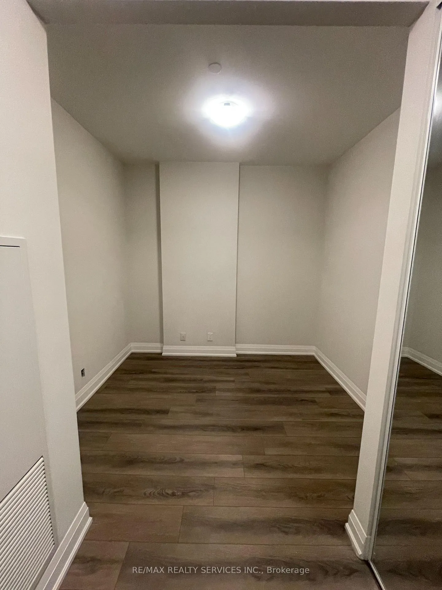 Photo 18 of Unit 203, 15 Lynch Street, Brampton, Queen Street Corridor — HOMEH