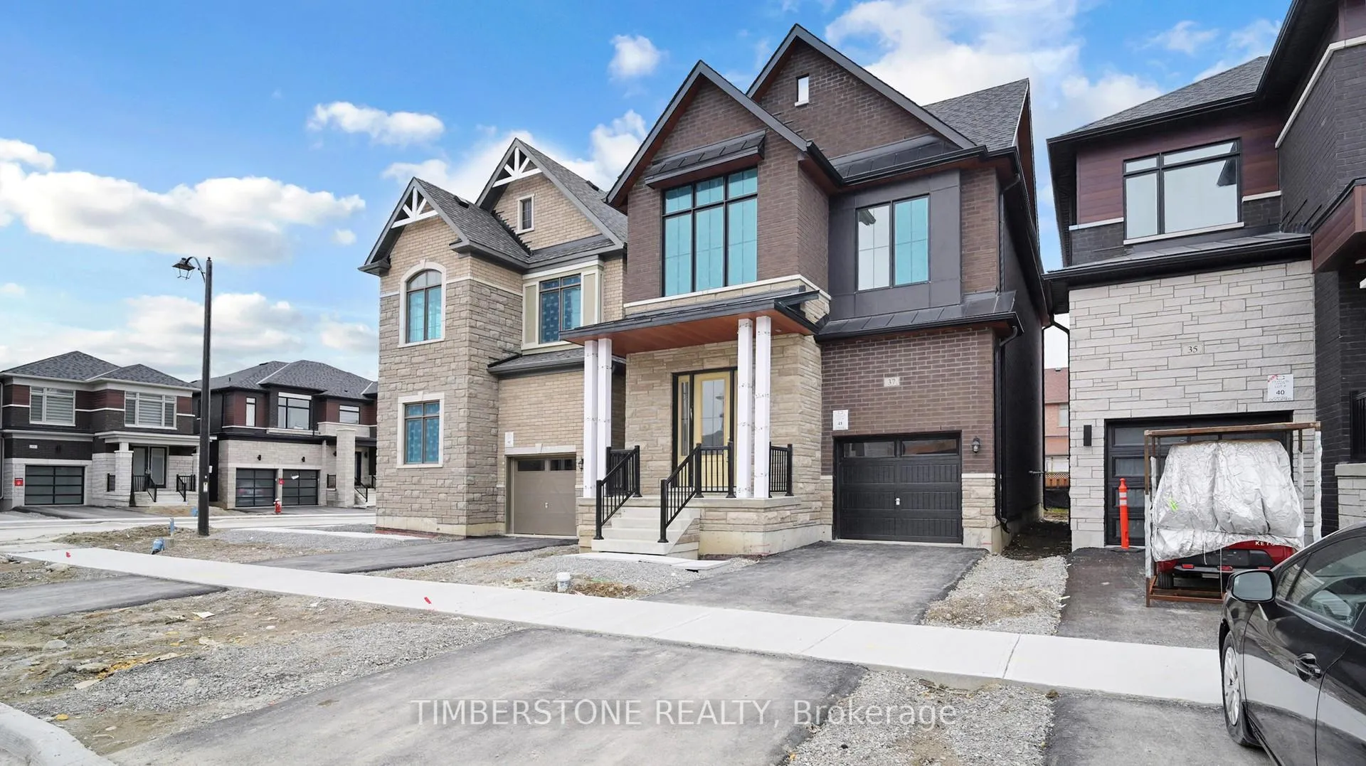 Photo 2 of 37 Raja Street, Brampton, Bram East — HOMEH