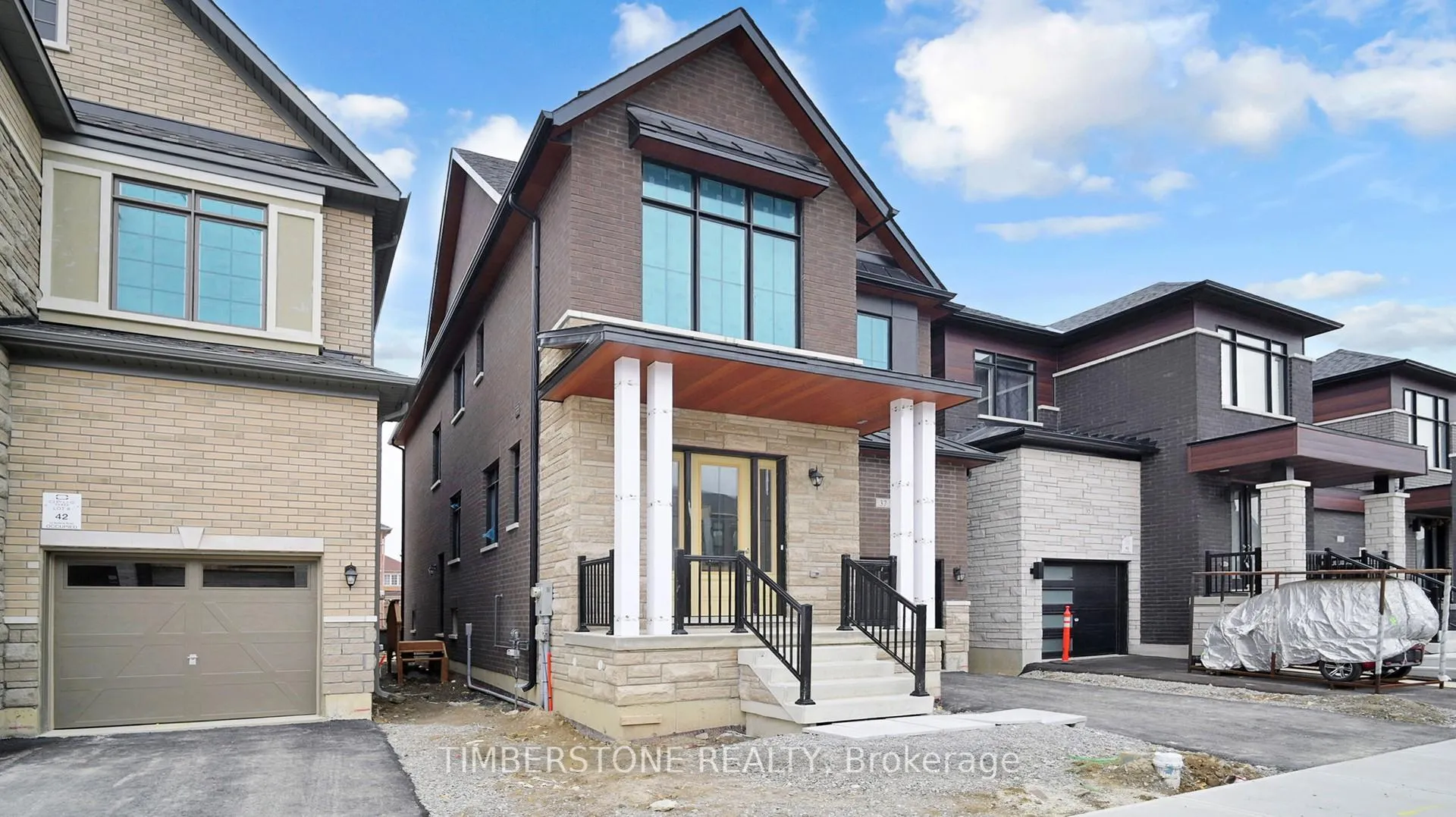 Photo 3 of 37 Raja Street, Brampton, Bram East — HOMEH