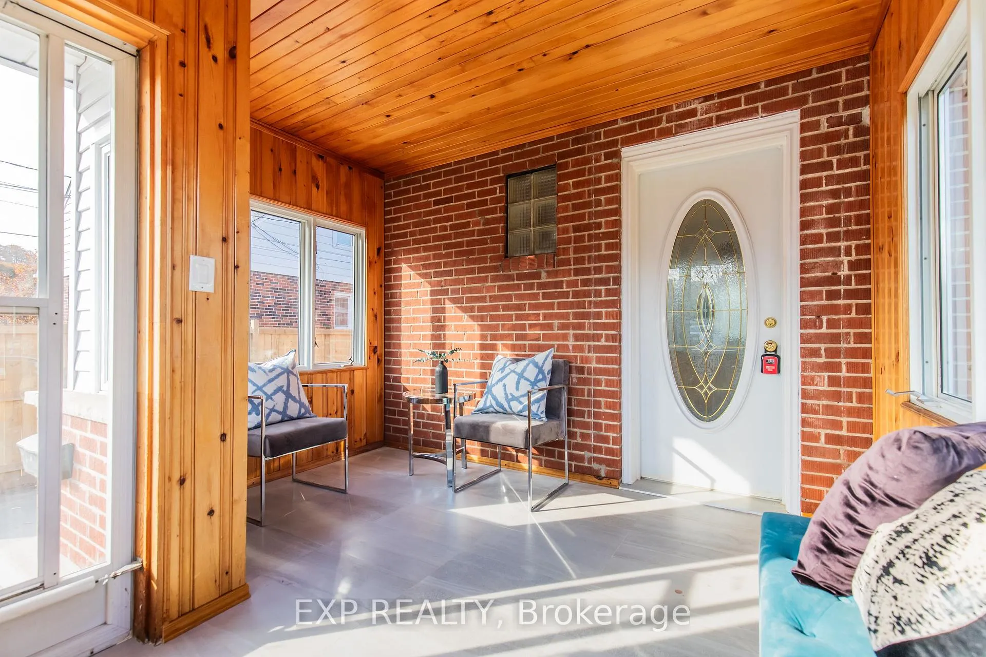Photo 2 of Unit Main, 46 Upper Walker Avenue, Hamilton, Stoney Creek — HOMEH