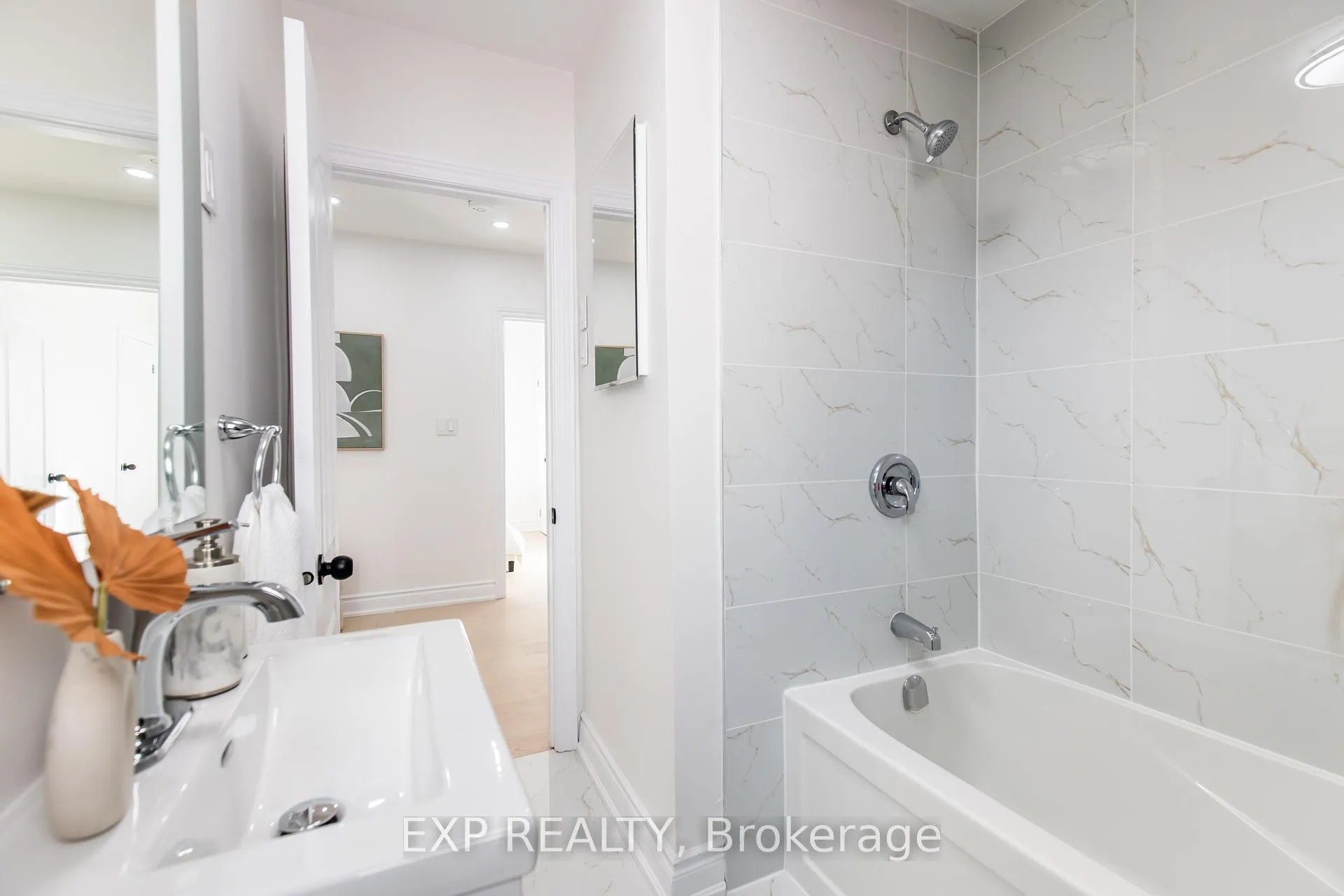 Photo 23 of Unit Main, 46 Upper Walker Avenue, Hamilton, Stoney Creek — HOMEH
