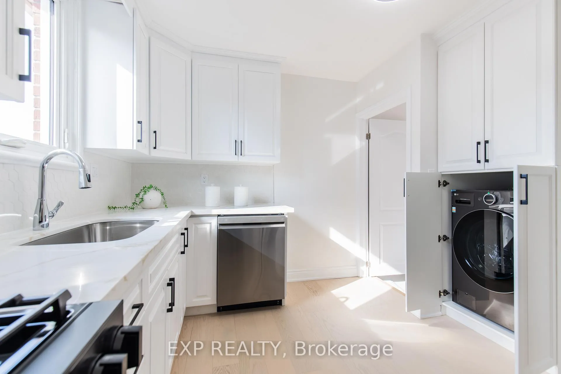 Photo 30 of Unit Main, 46 Upper Walker Avenue, Hamilton, Stoney Creek — HOMEH