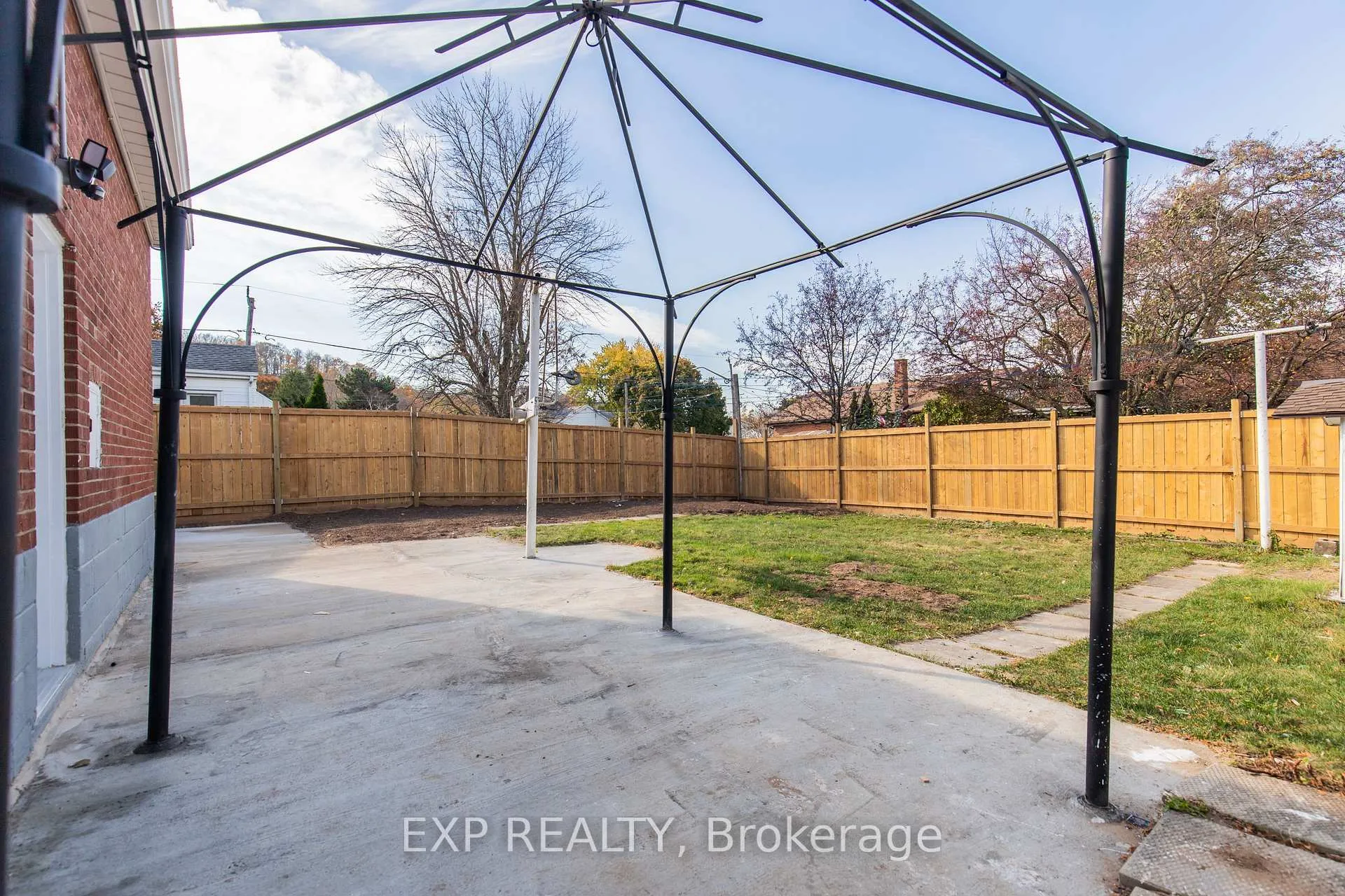 Photo 36 of Unit Main, 46 Upper Walker Avenue, Hamilton, Stoney Creek — HOMEH
