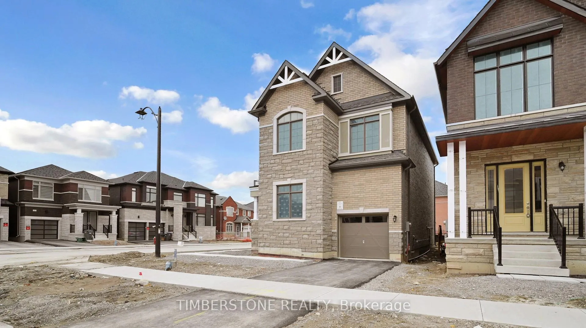 Photo 4 of 12 Aveena Road, Brampton, Bram East — HOMEH