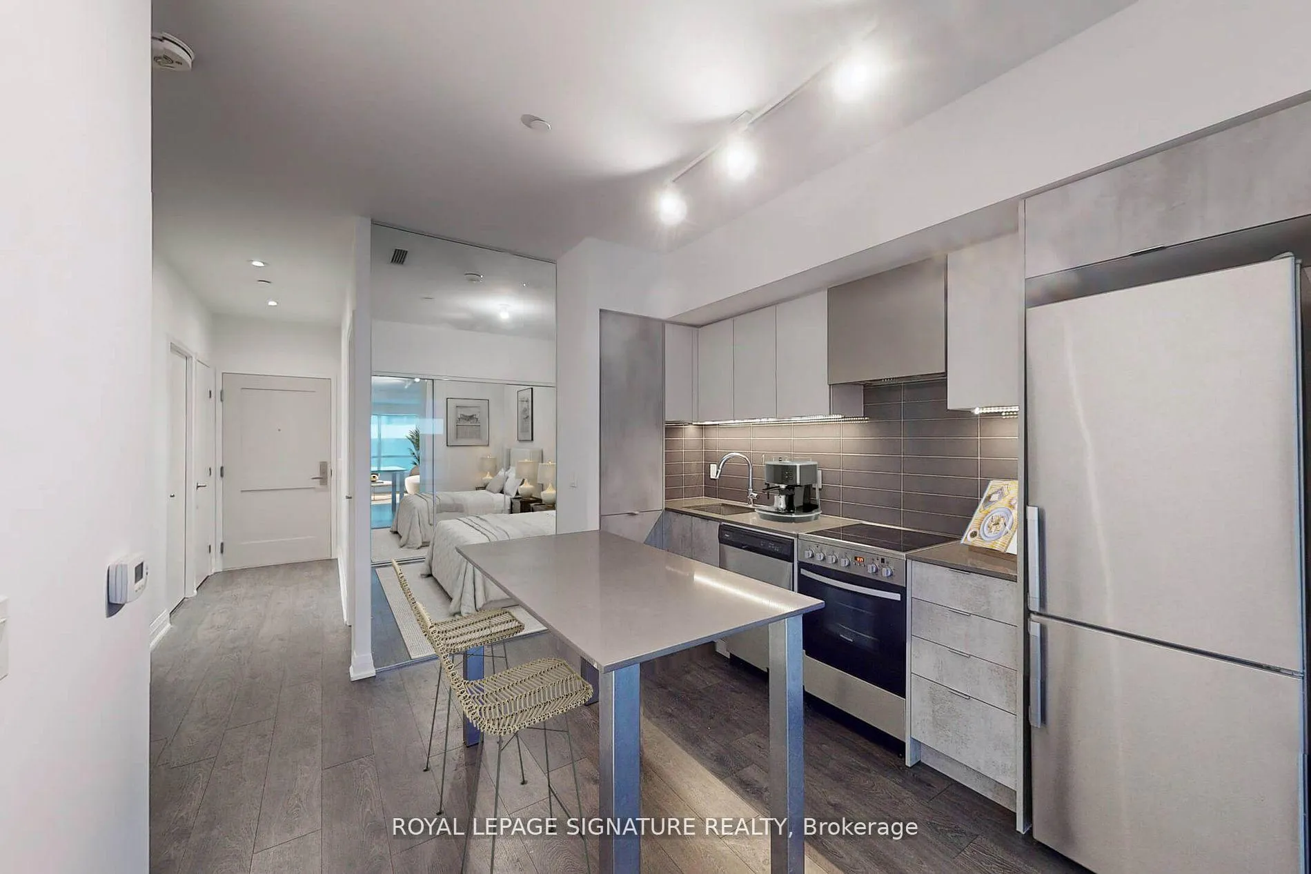 Photo 2 of Unit 211, 26 Gibbs Road, Etobicoke, Islington-City Centre West — HOMEH
