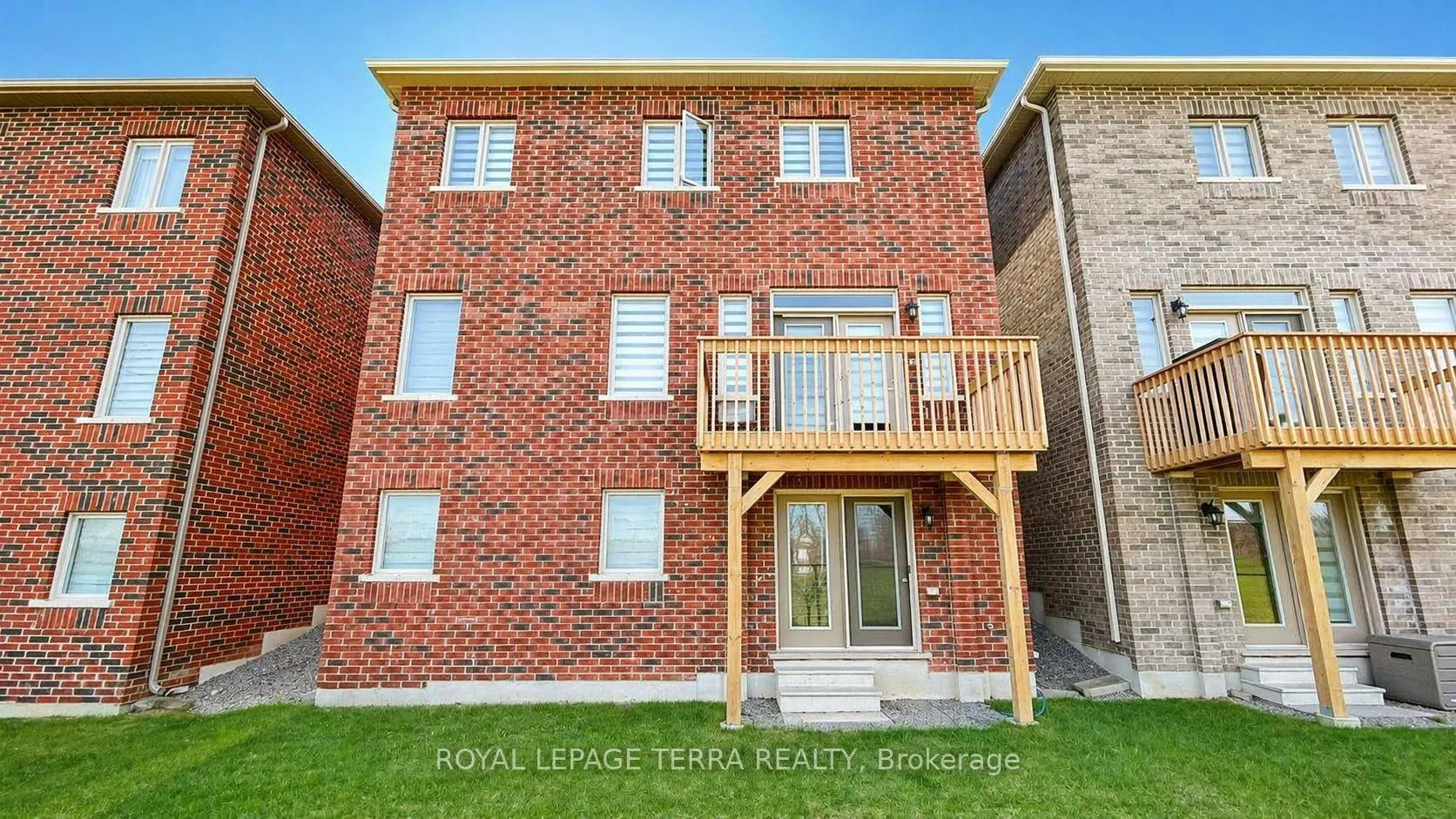 Photo 3 of 144 Bloomfield Crescent, Cambridge — HOMEH