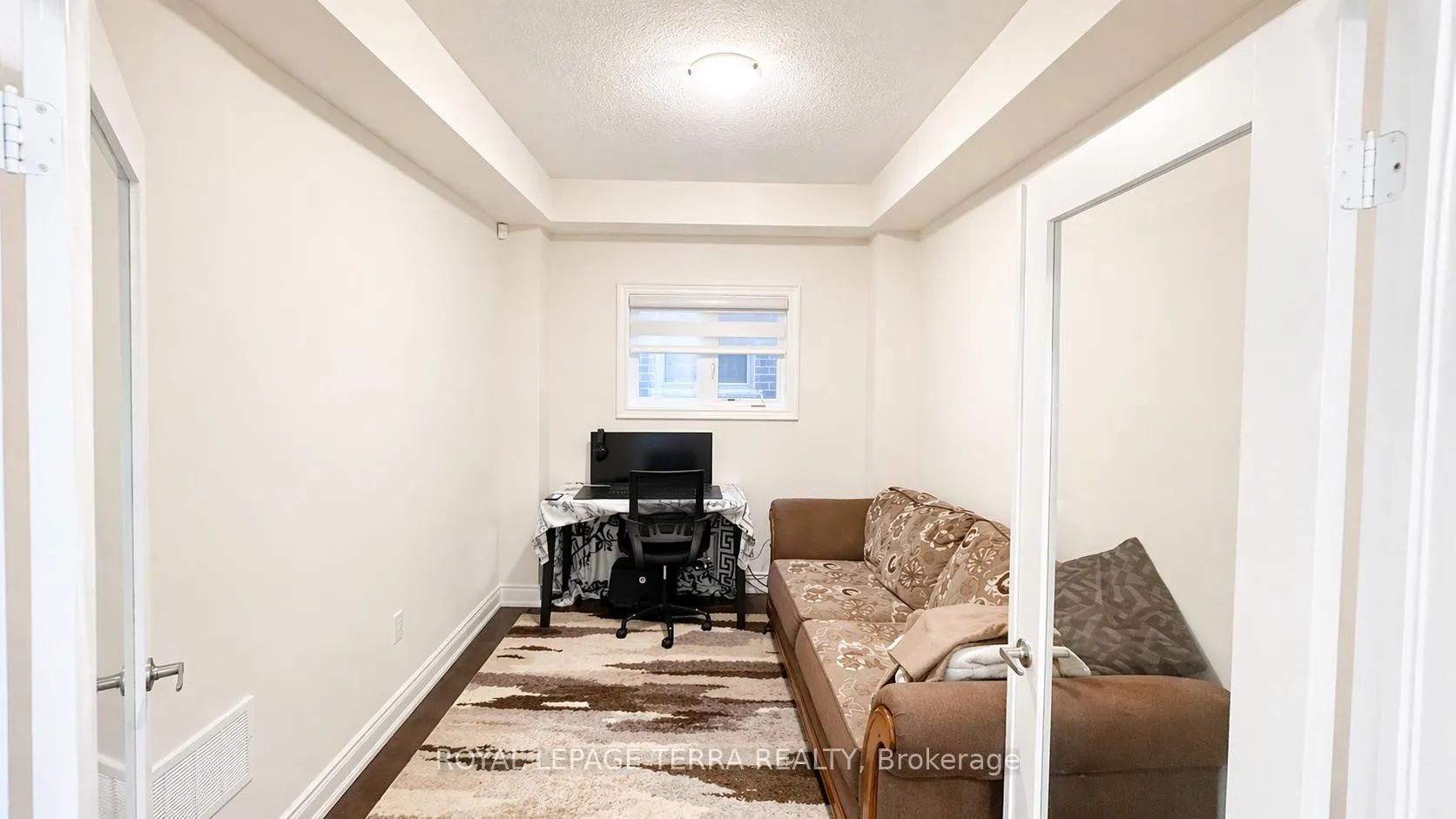 Photo 11 of 144 Bloomfield Crescent, Cambridge — HOMEH