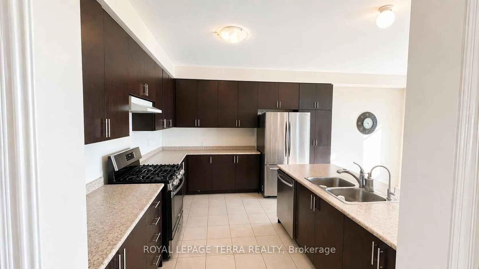 Photo 13 of 144 Bloomfield Crescent, Cambridge — HOMEH