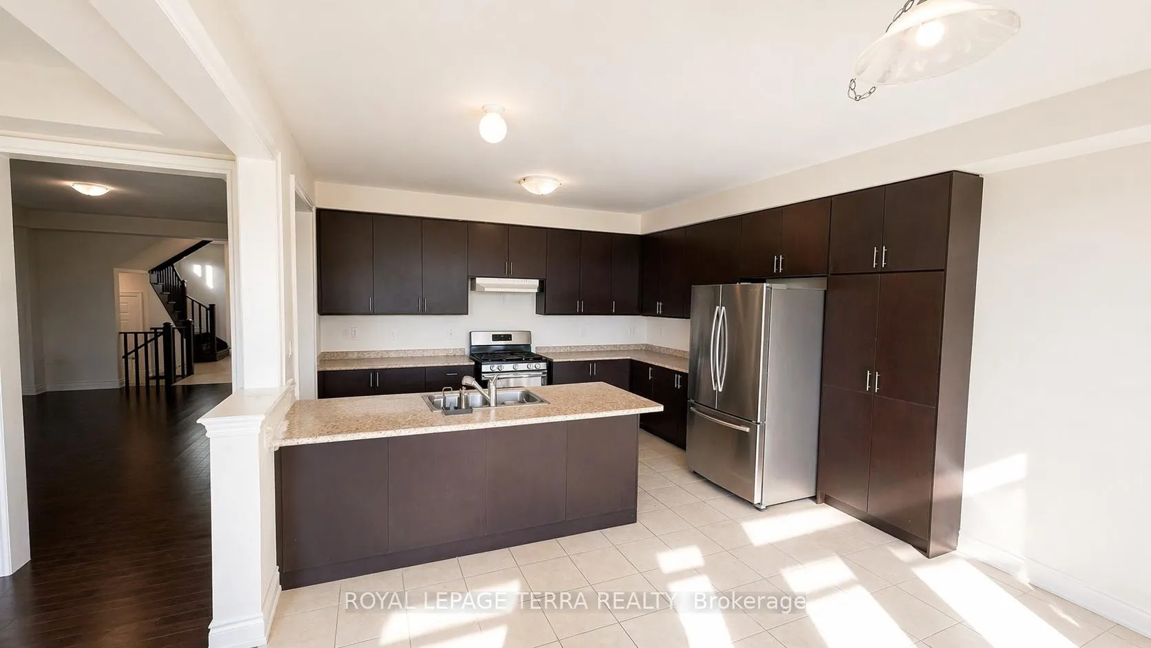 Photo 14 of 144 Bloomfield Crescent, Cambridge — HOMEH