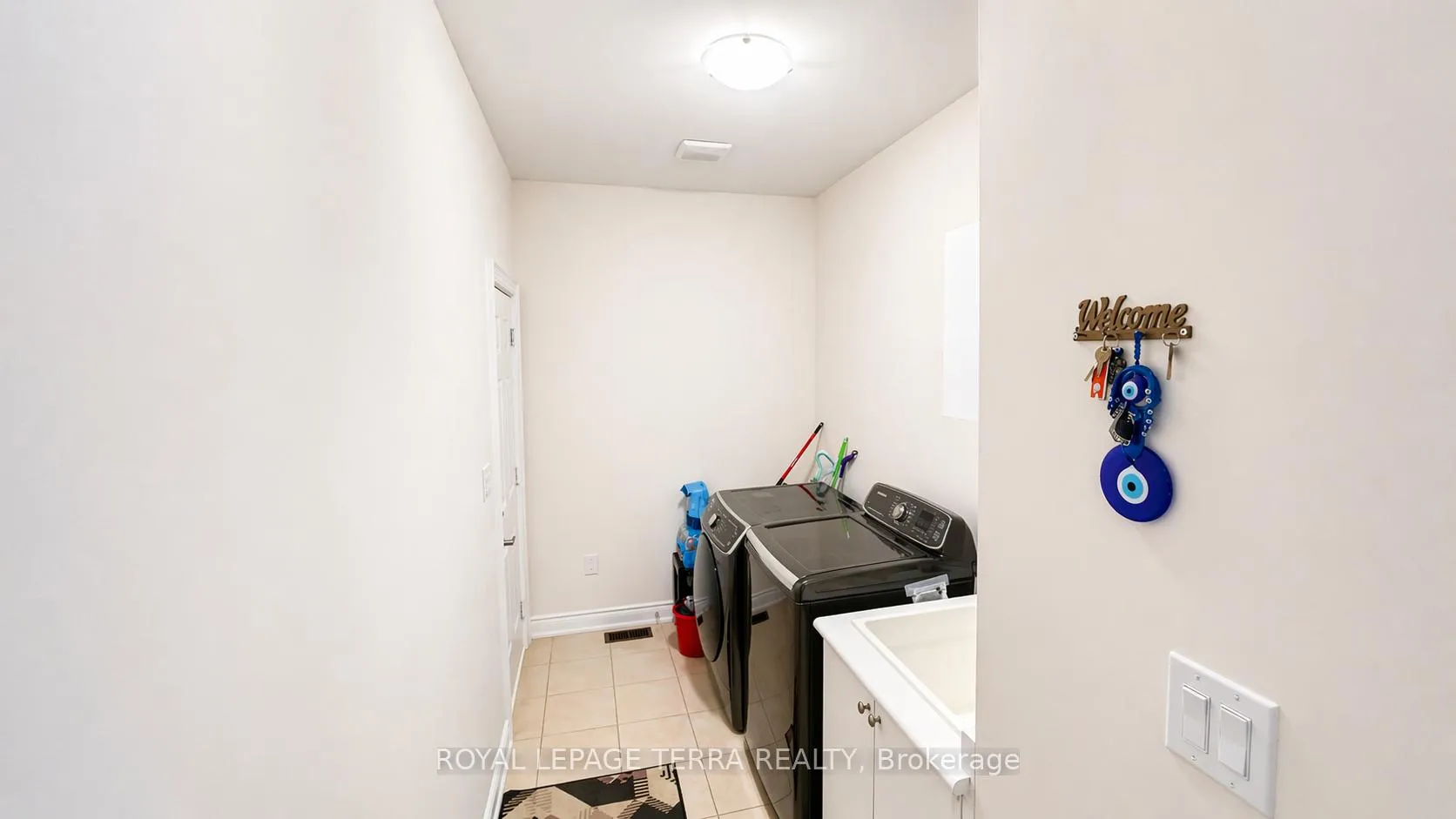 Photo 22 of 144 Bloomfield Crescent, Cambridge — HOMEH