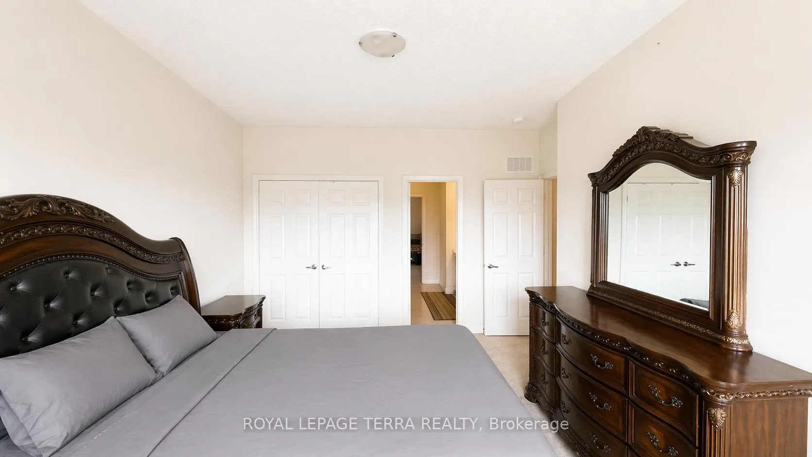 Photo 26 of 144 Bloomfield Crescent, Cambridge — HOMEH
