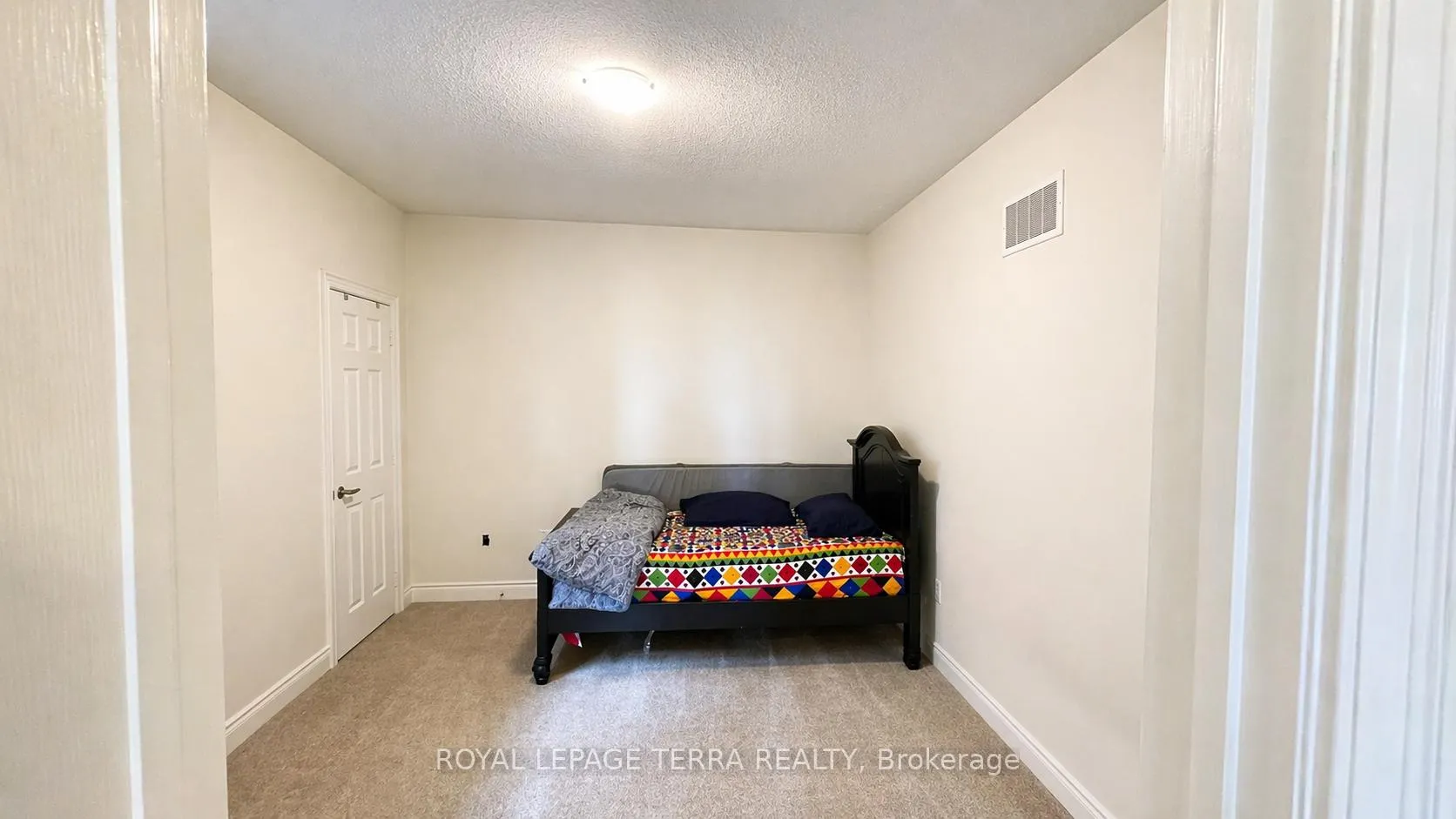 Photo 28 of 144 Bloomfield Crescent, Cambridge — HOMEH