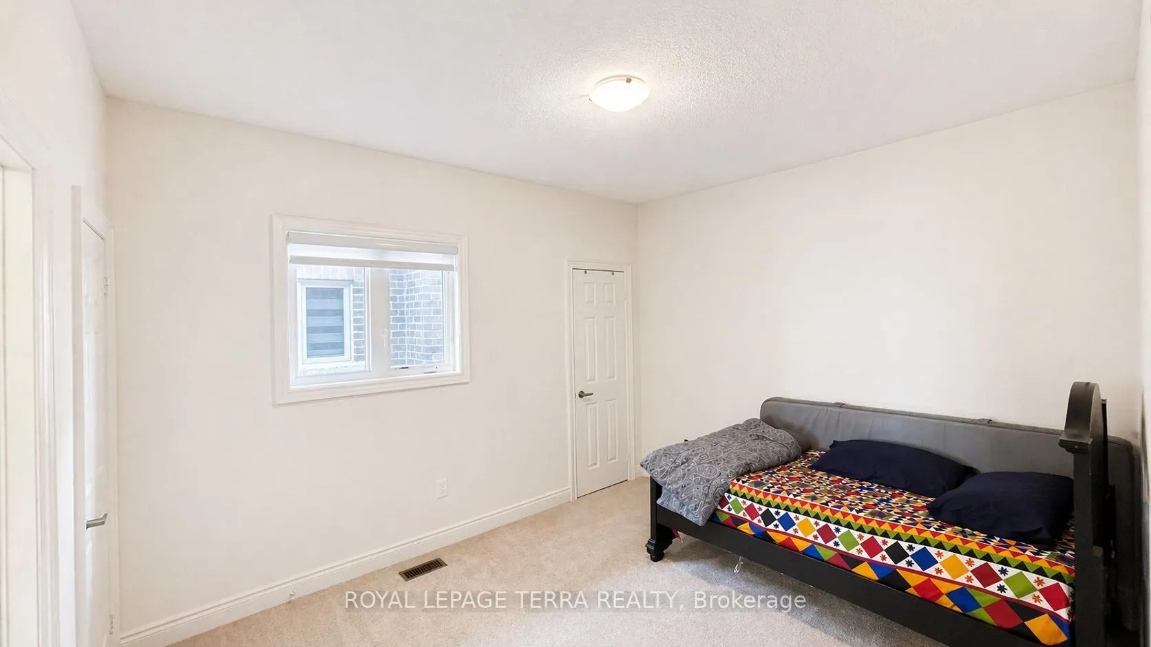 Photo 29 of 144 Bloomfield Crescent, Cambridge — HOMEH
