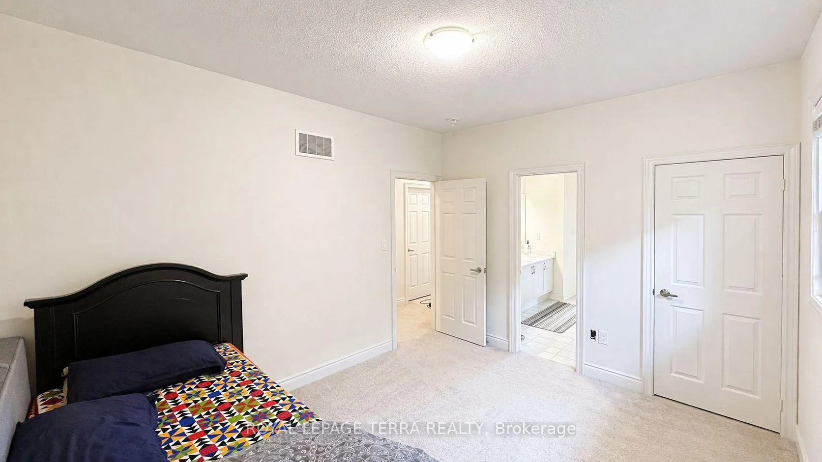 Photo 30 of 144 Bloomfield Crescent, Cambridge — HOMEH